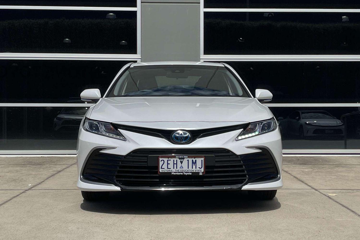 2021 Toyota Camry Ascent in White