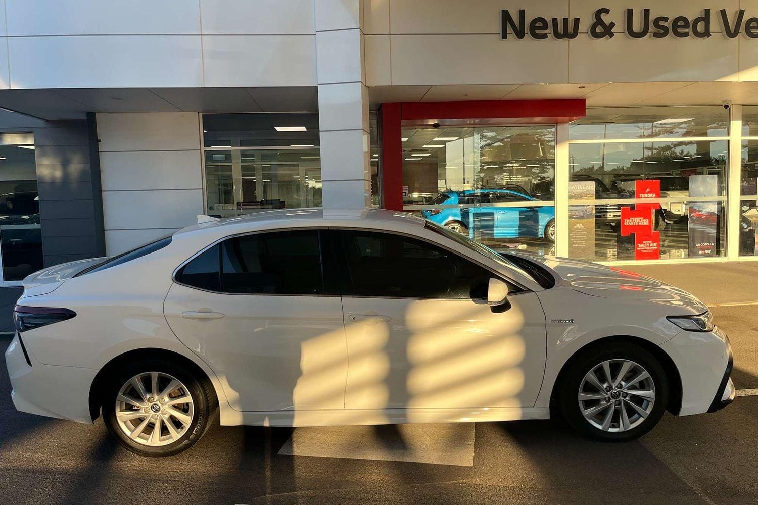 2022 Toyota Camry Ascent Sport in White