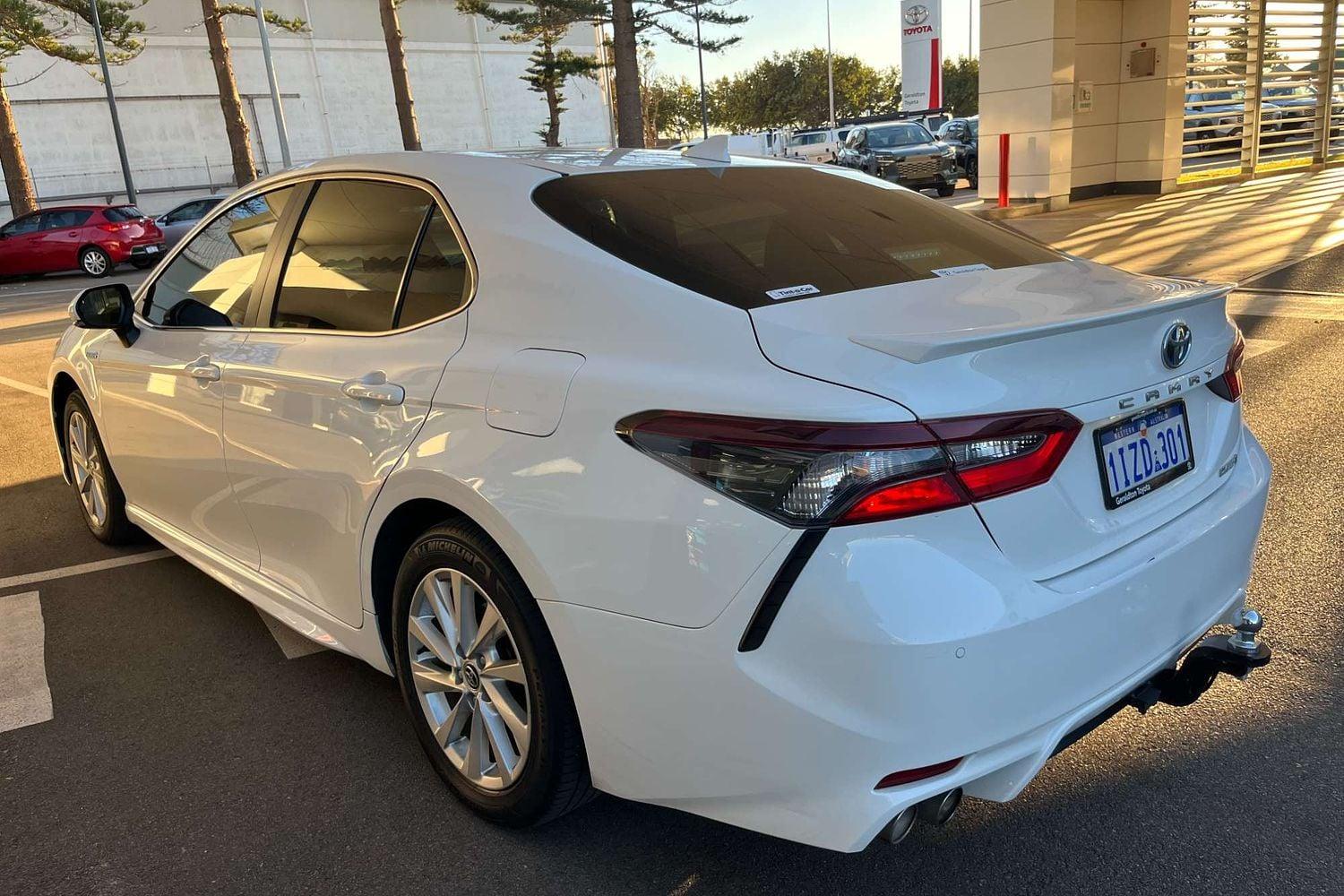 2022 Toyota Camry Ascent Sport in White