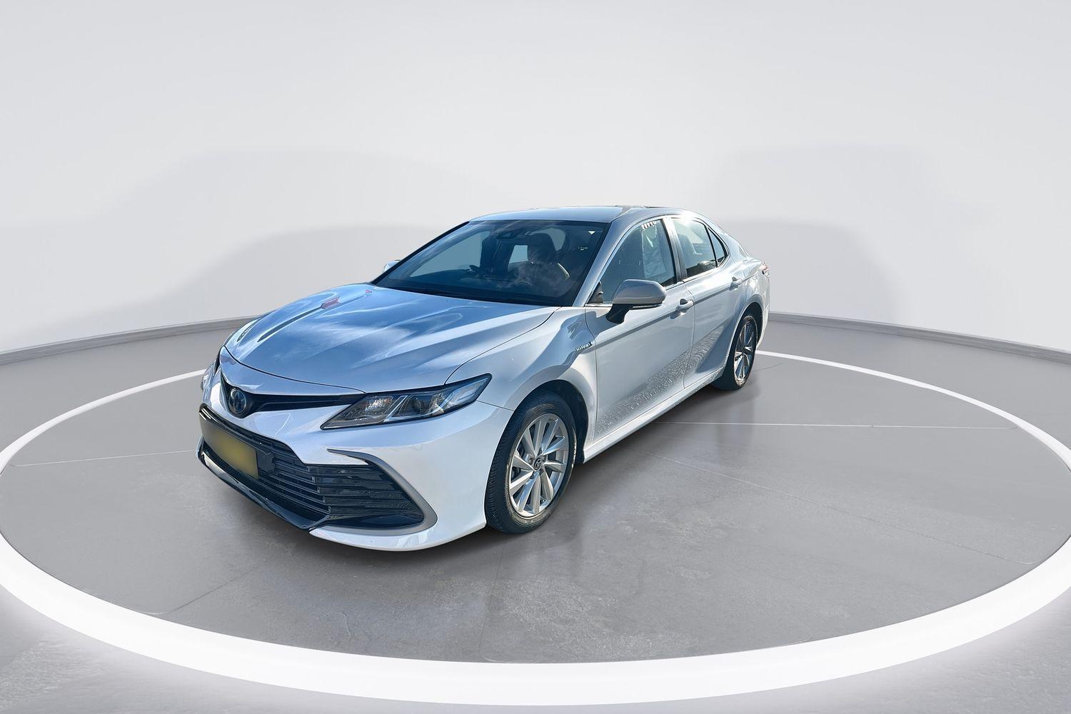 2021 Toyota Camry Ascent in White