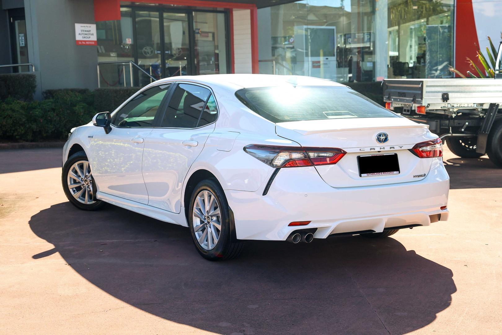 2022 Toyota Camry Ascent Sport in White
