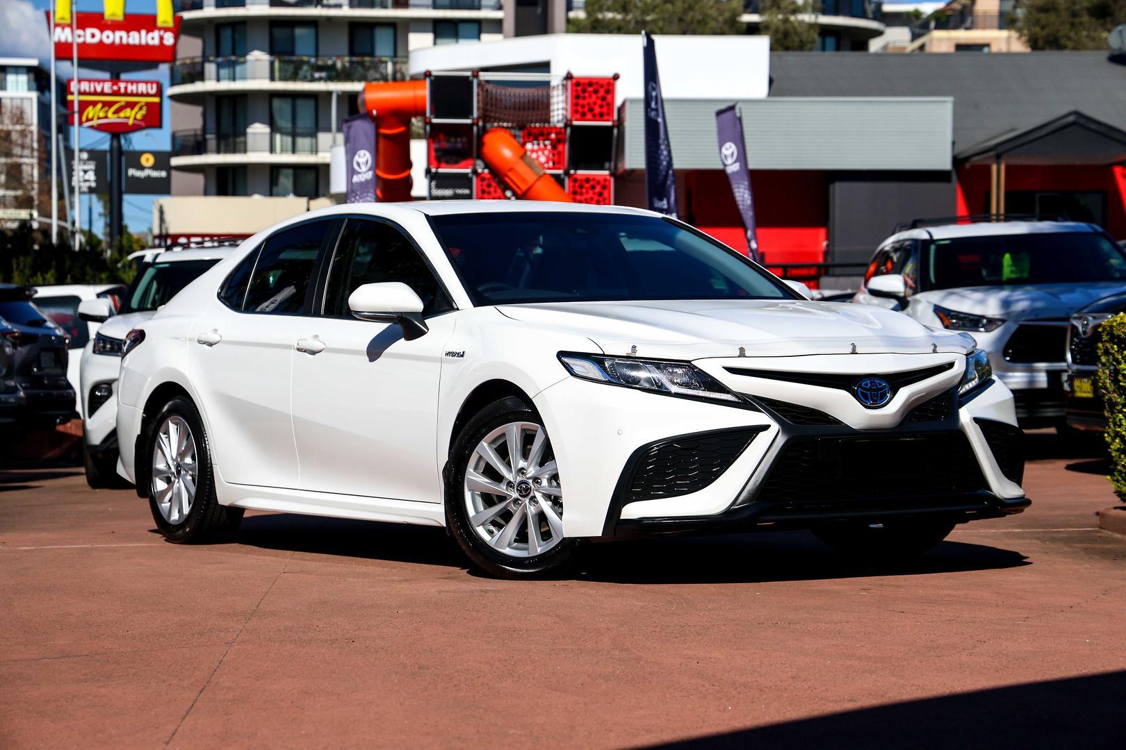 2022 Toyota Camry Ascent Sport in White
