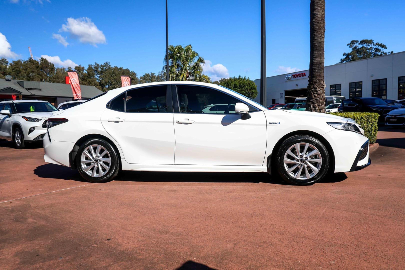 2022 Toyota Camry Ascent Sport in White