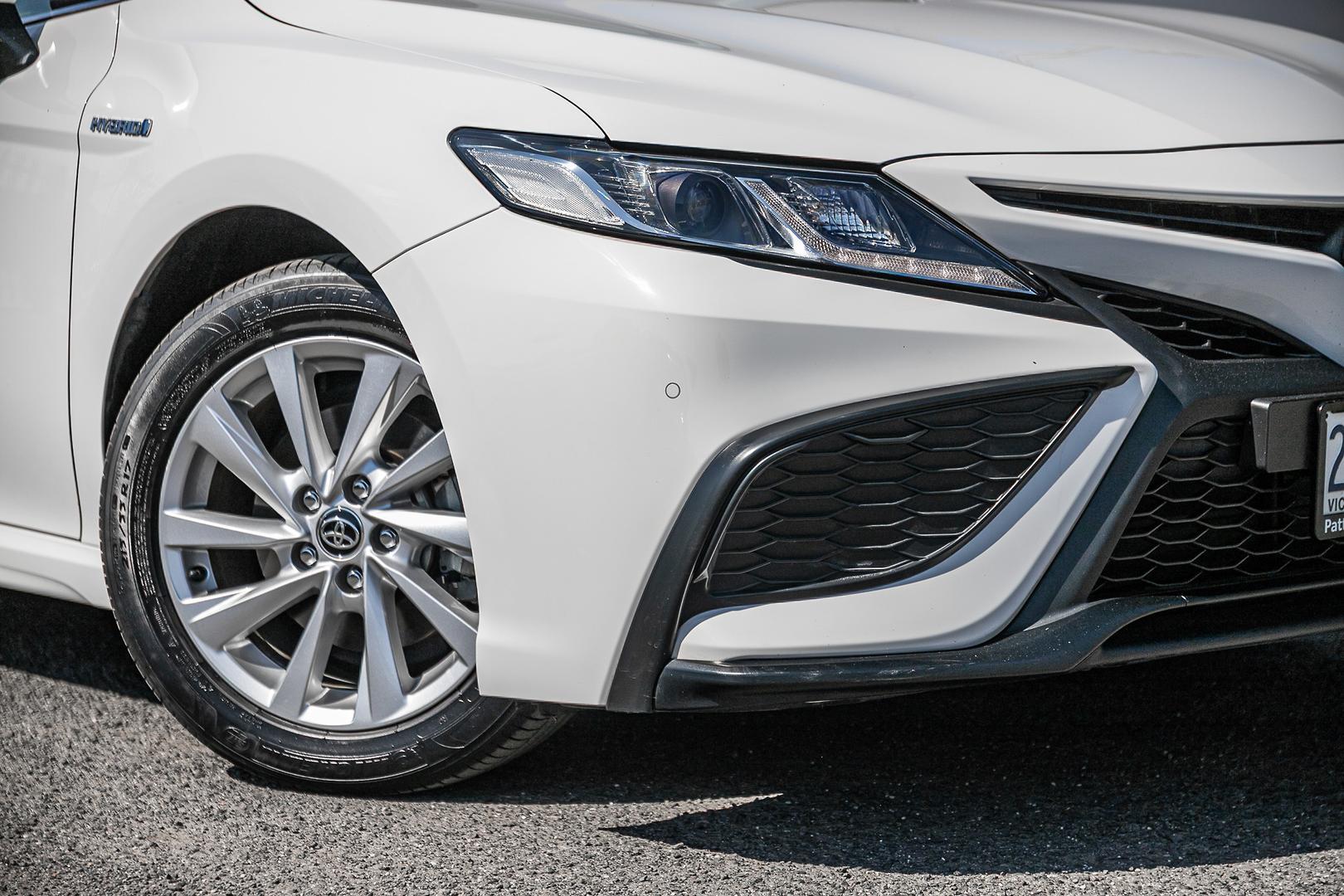 2022 Toyota Camry Ascent Sport in White