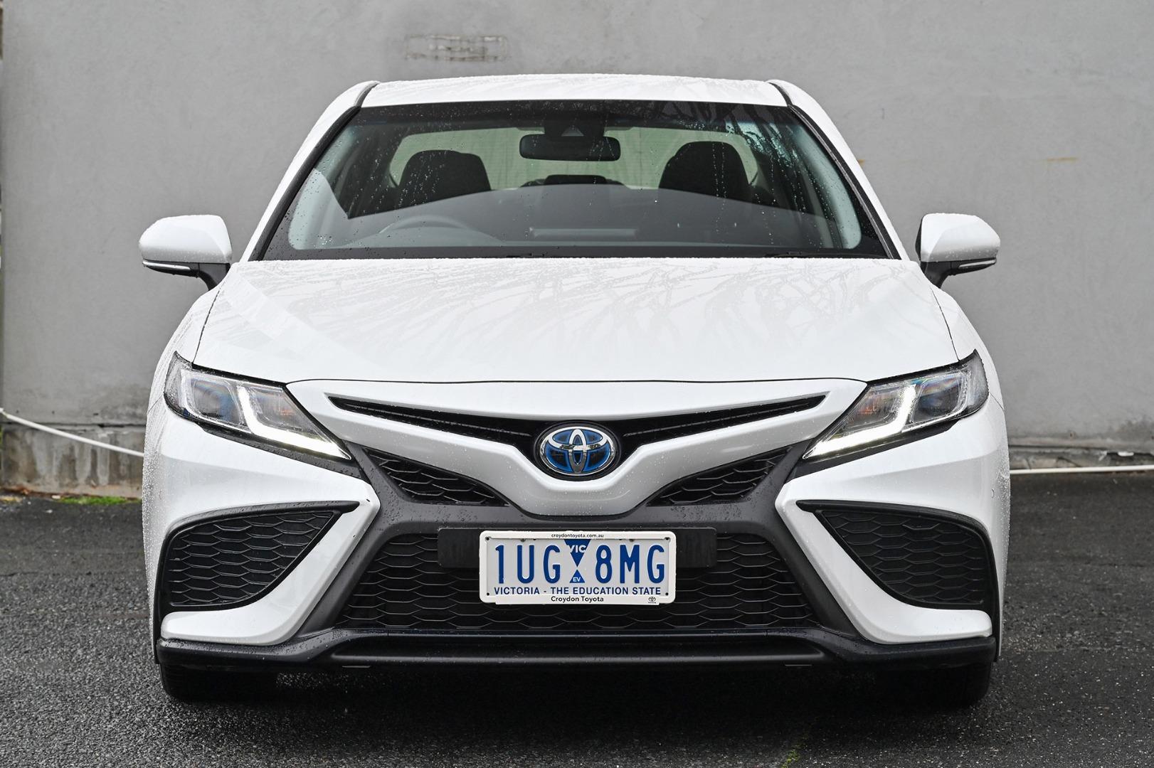 2021 Toyota Camry Ascent Sport in White