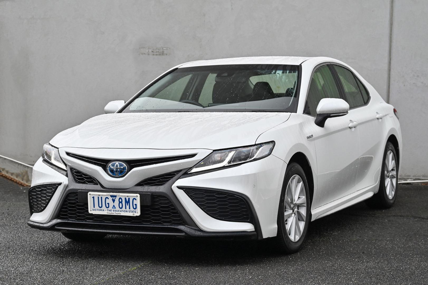 2021 Toyota Camry Ascent Sport in White