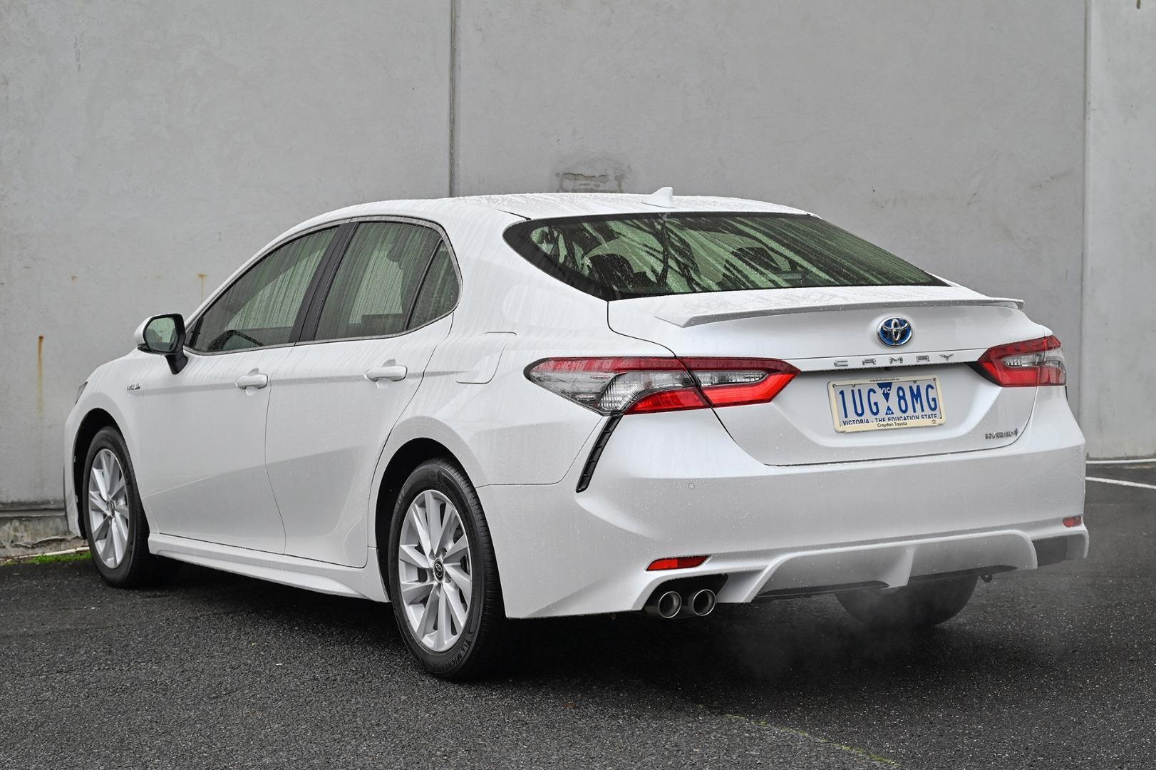 2021 Toyota Camry Ascent Sport in White