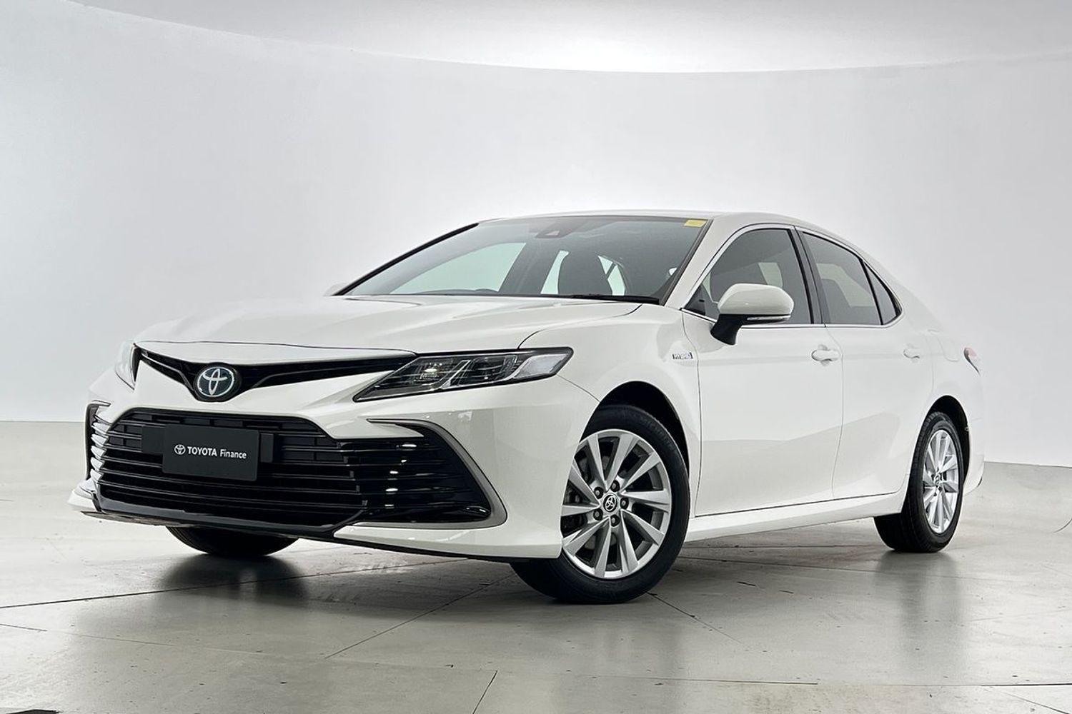 2021 Toyota Camry Ascent in White