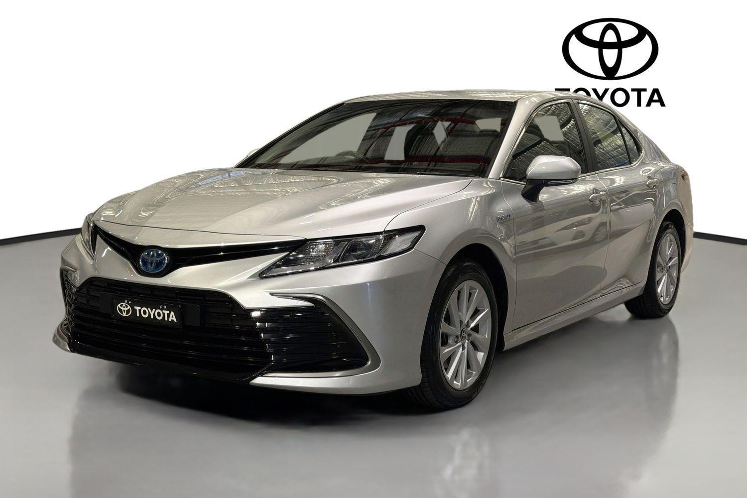 2021 Toyota Camry Ascent in Silver