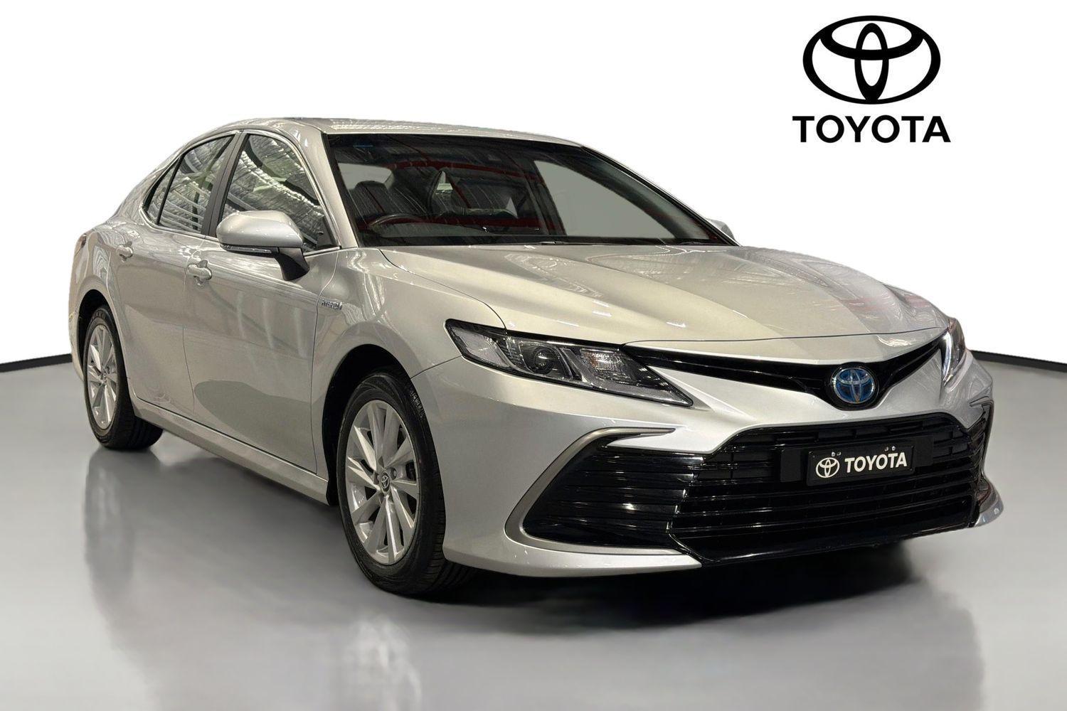 2021 Toyota Camry Ascent in Silver