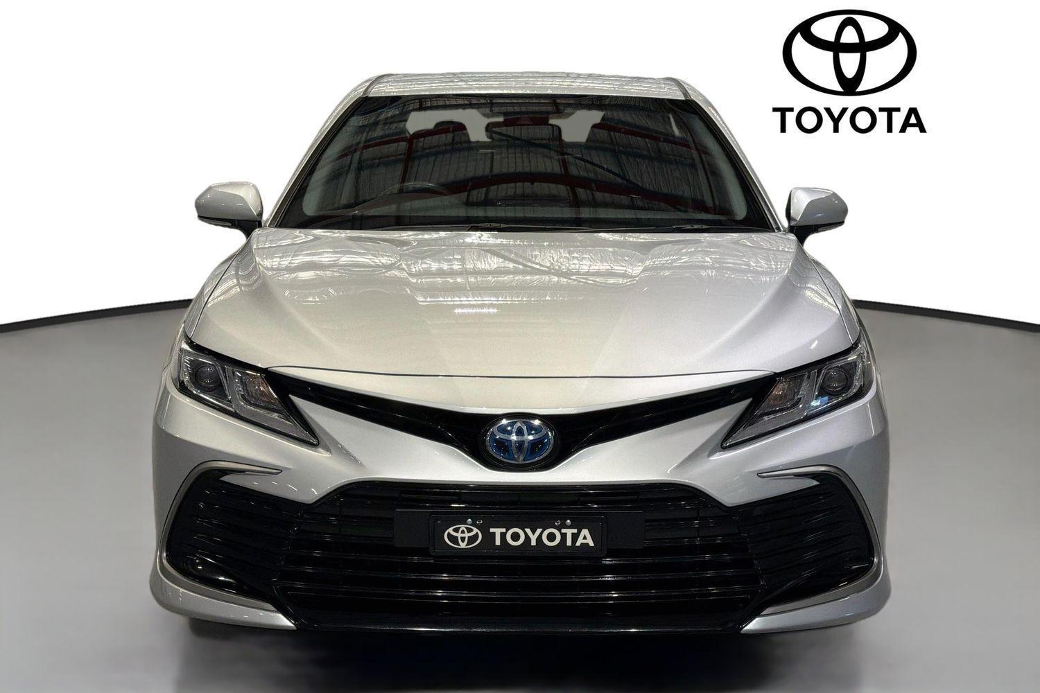 2021 Toyota Camry Ascent in Silver