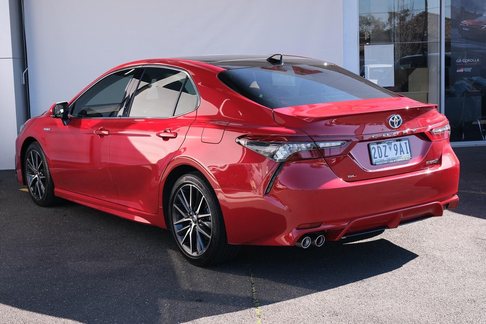 2021 Toyota Camry SL in Red