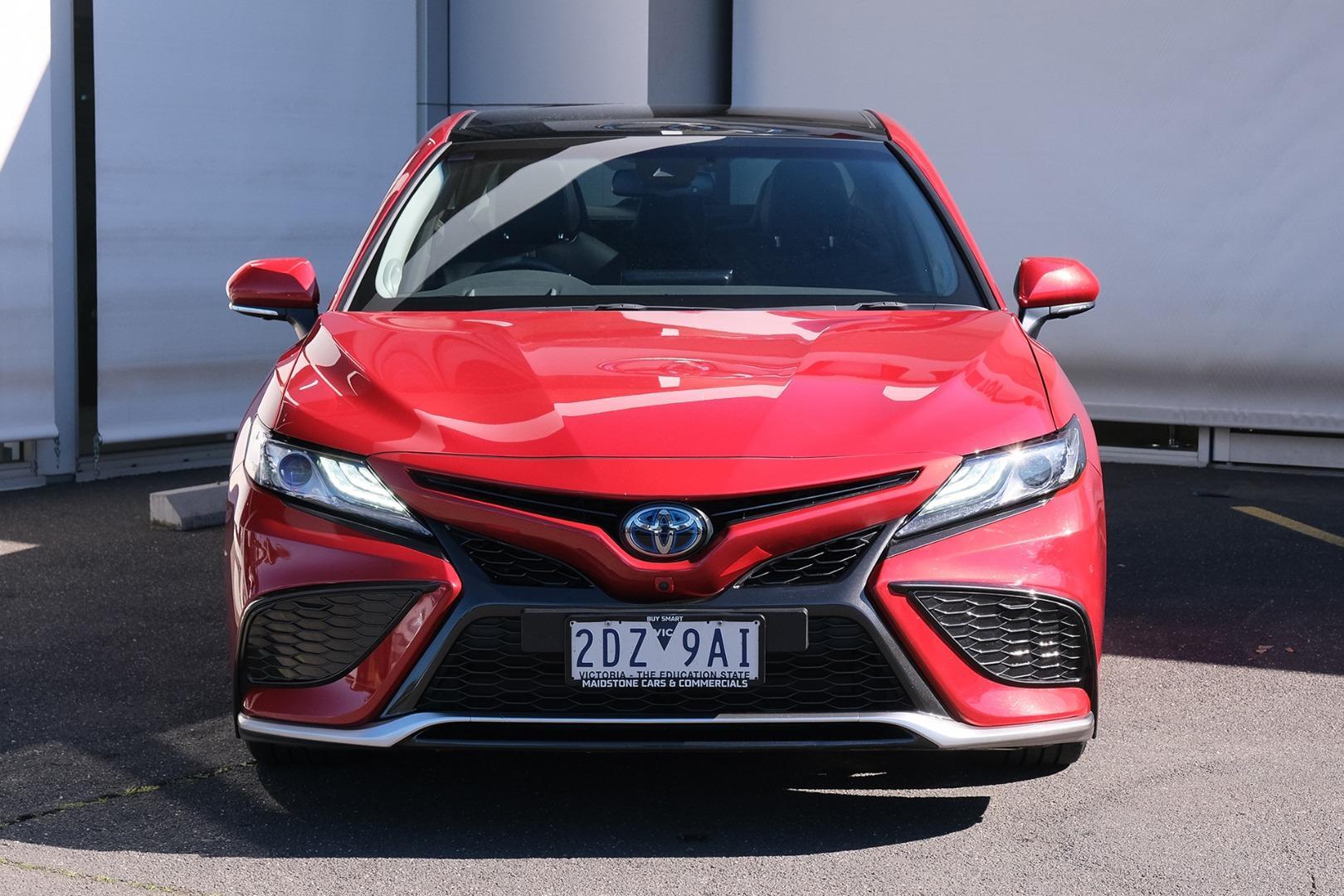 2021 Toyota Camry SL in Red