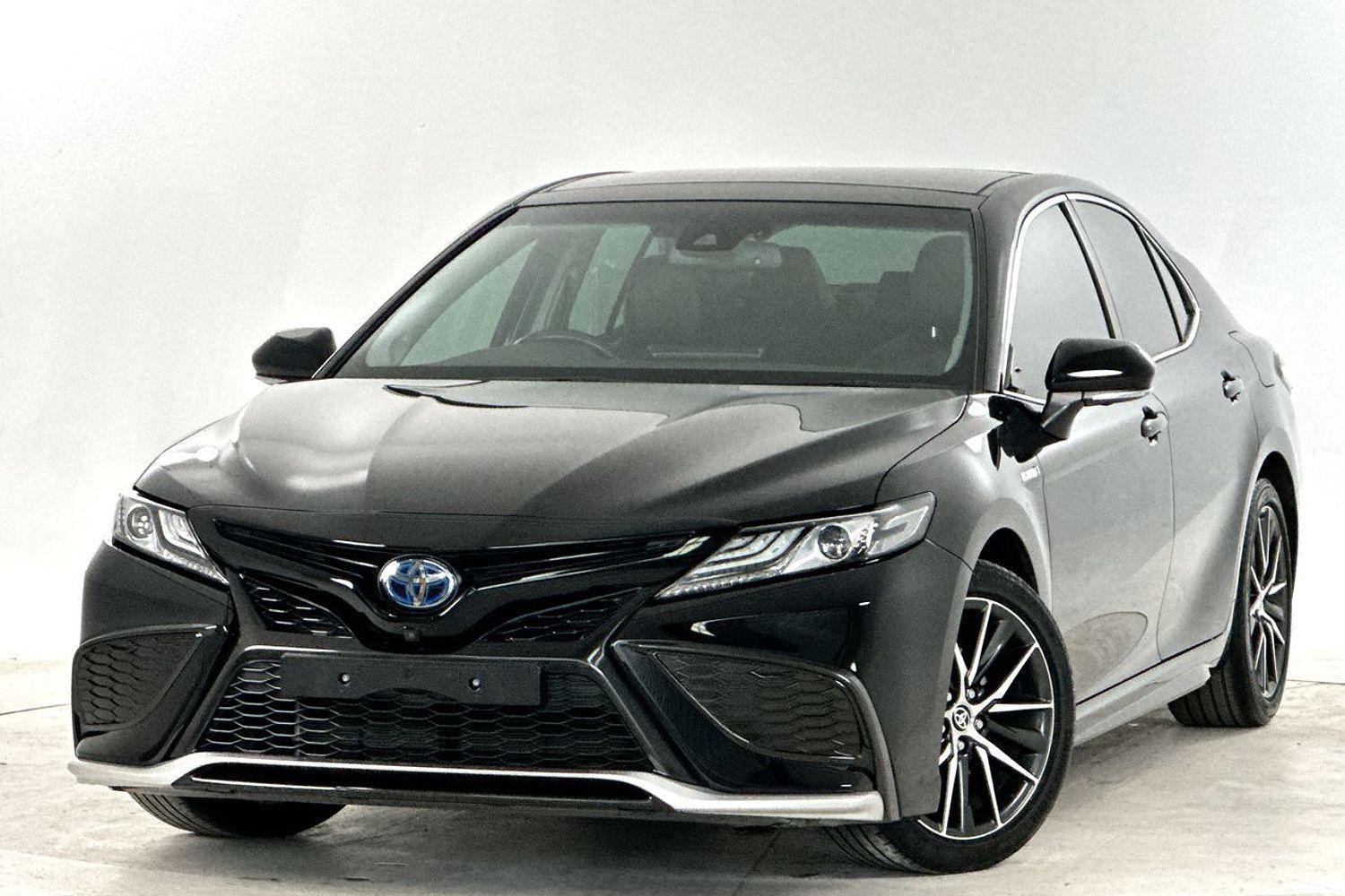 2023 Toyota Camry SL in Black
