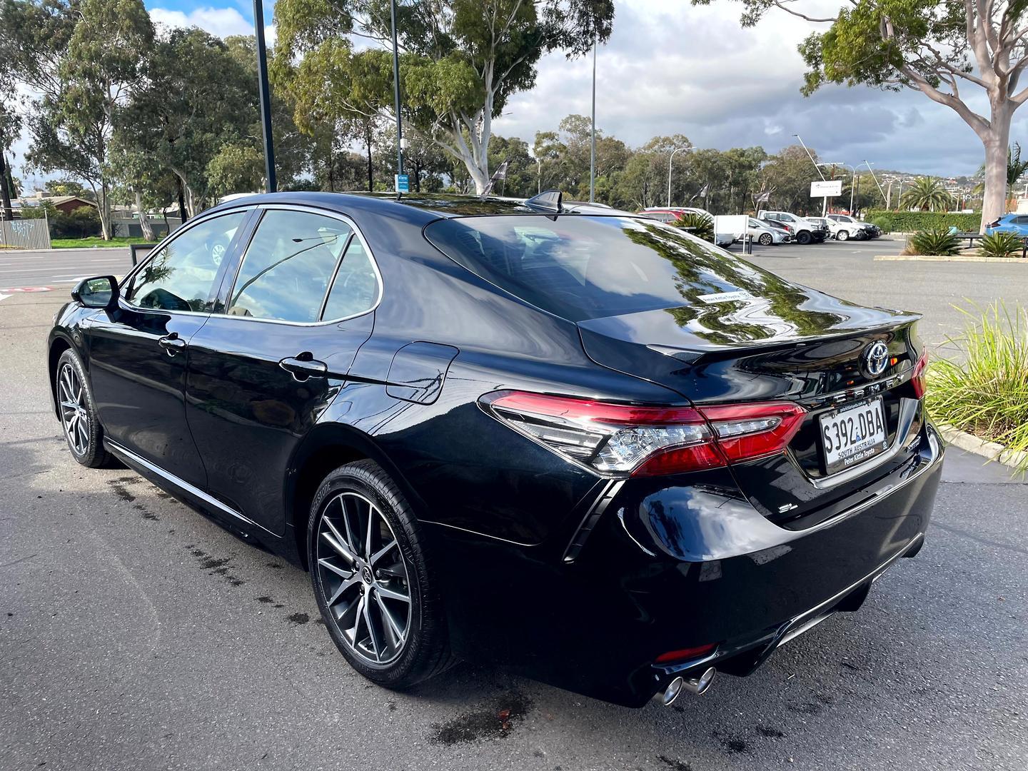 2024 Toyota Camry SL in Black