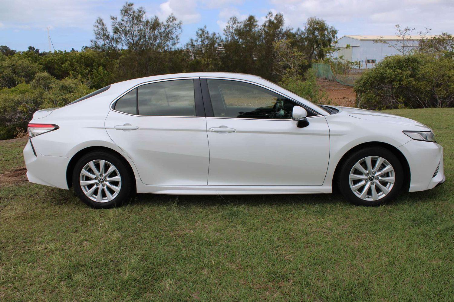 2018 Toyota Camry Ascent Sport in White
