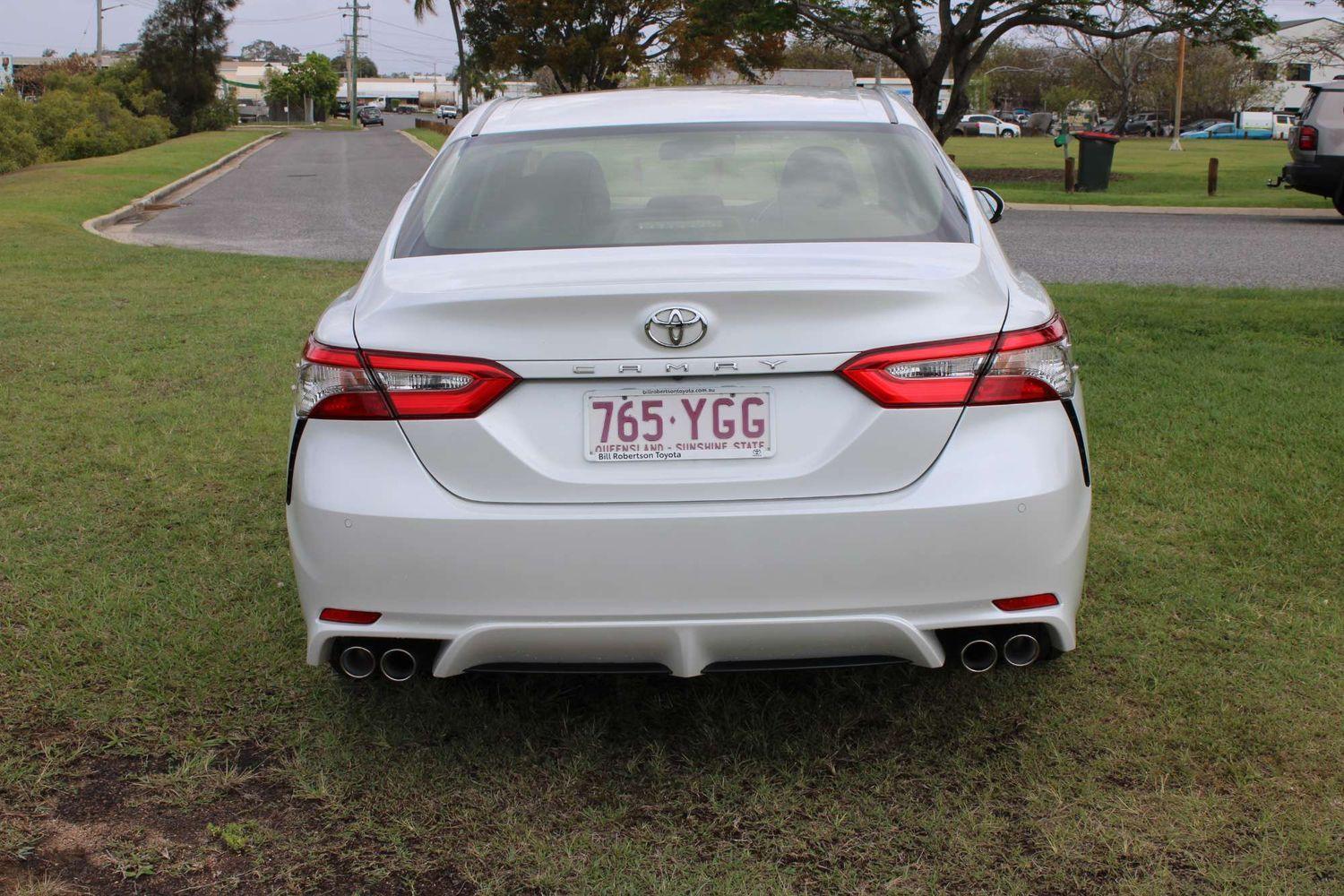 2018 Toyota Camry Ascent Sport in White