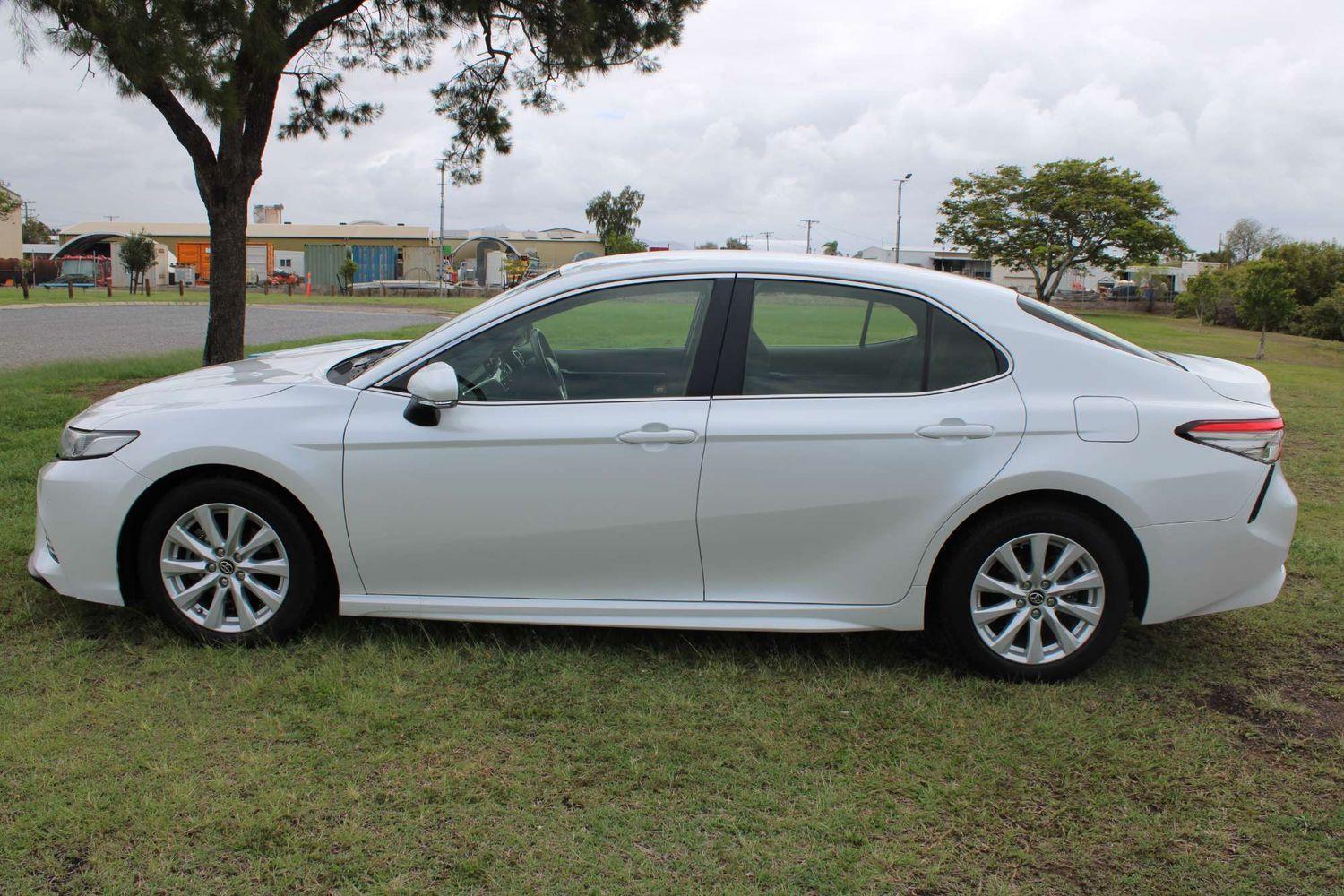2018 Toyota Camry Ascent Sport in White
