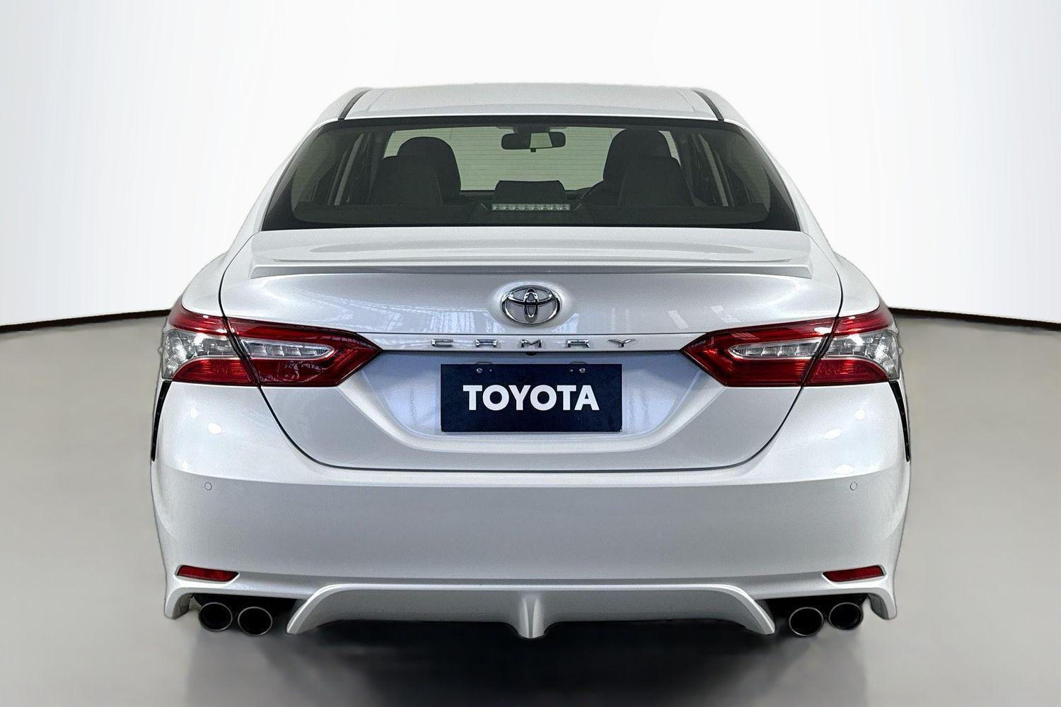 2018 Toyota Camry SX in White