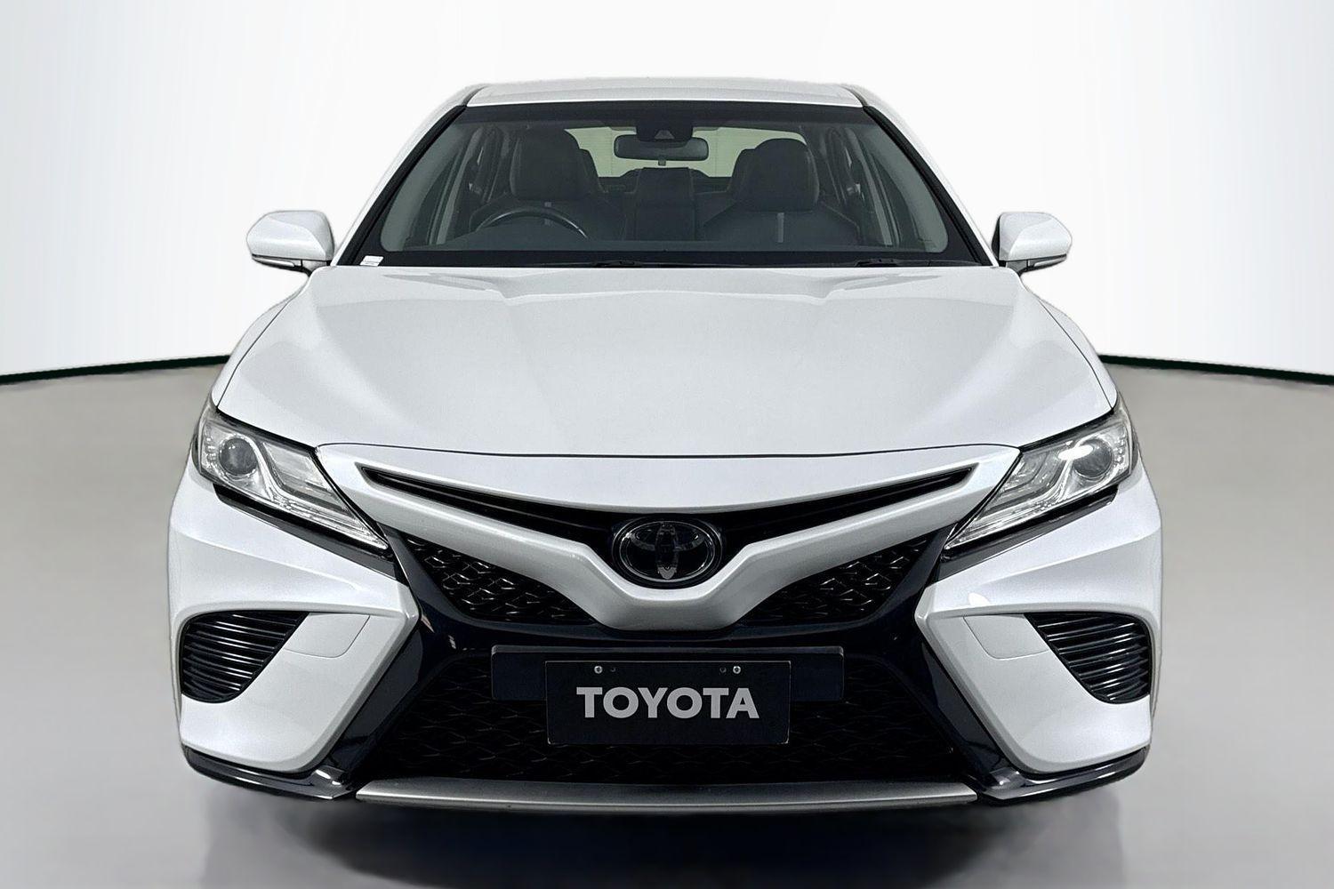 2018 Toyota Camry SX in White