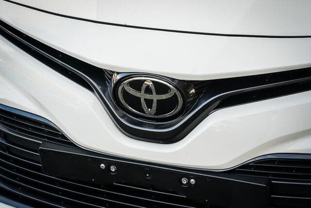 2019 Toyota Camry Ascent in White