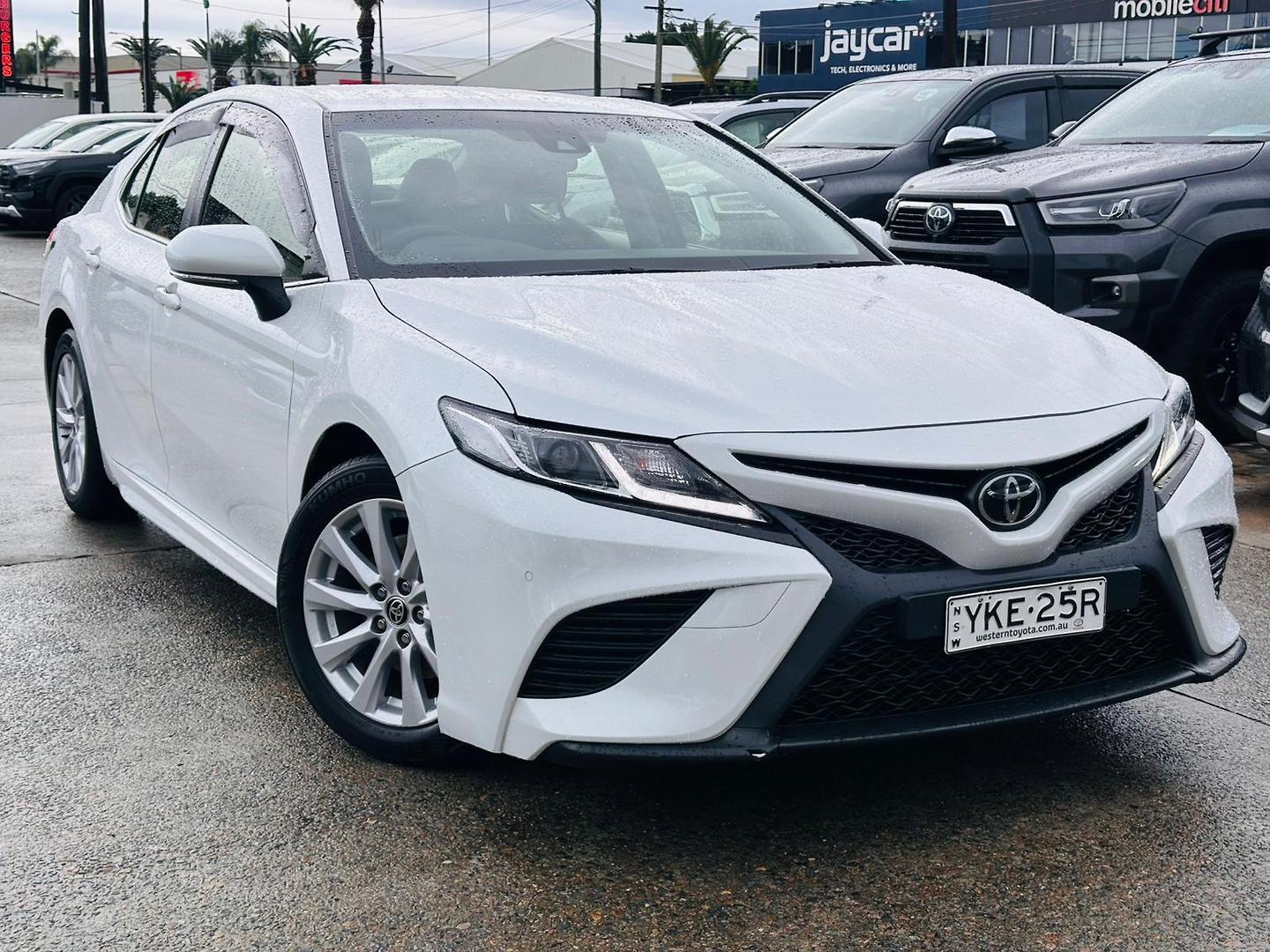 2020 Toyota Camry Ascent Sport in White