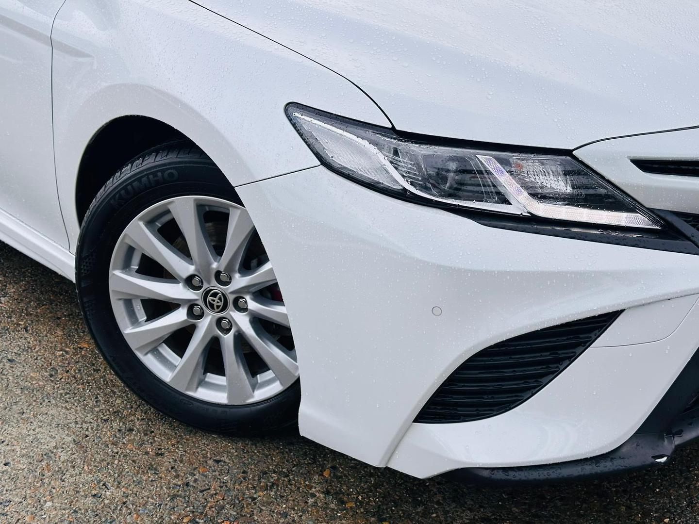 2020 Toyota Camry Ascent Sport in White