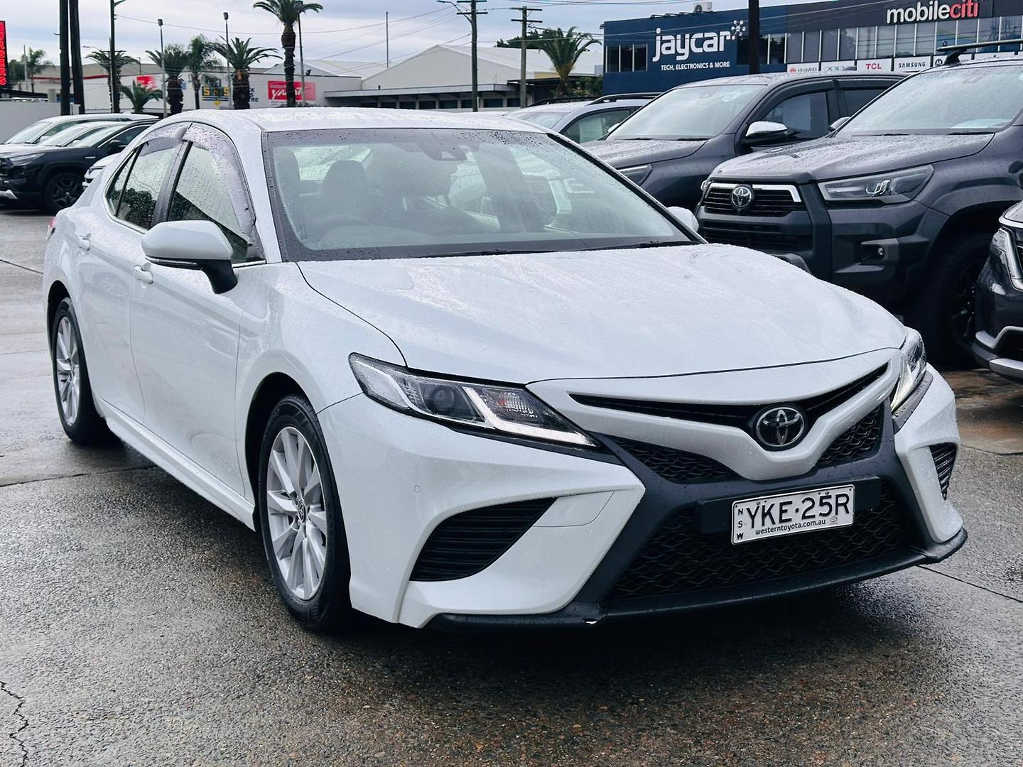 2020 Toyota Camry Ascent Sport in White