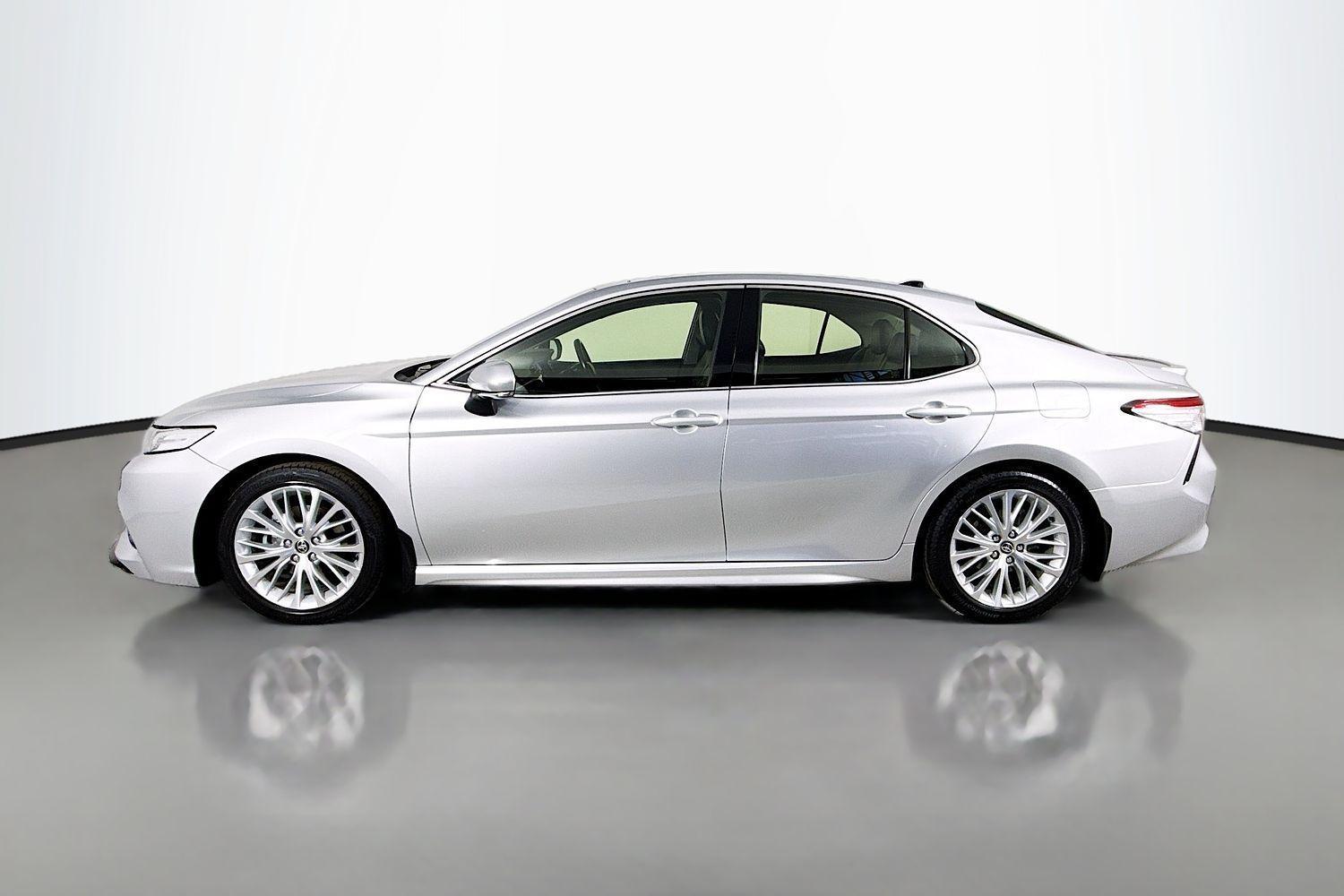 2020 Toyota Camry SL in Silver