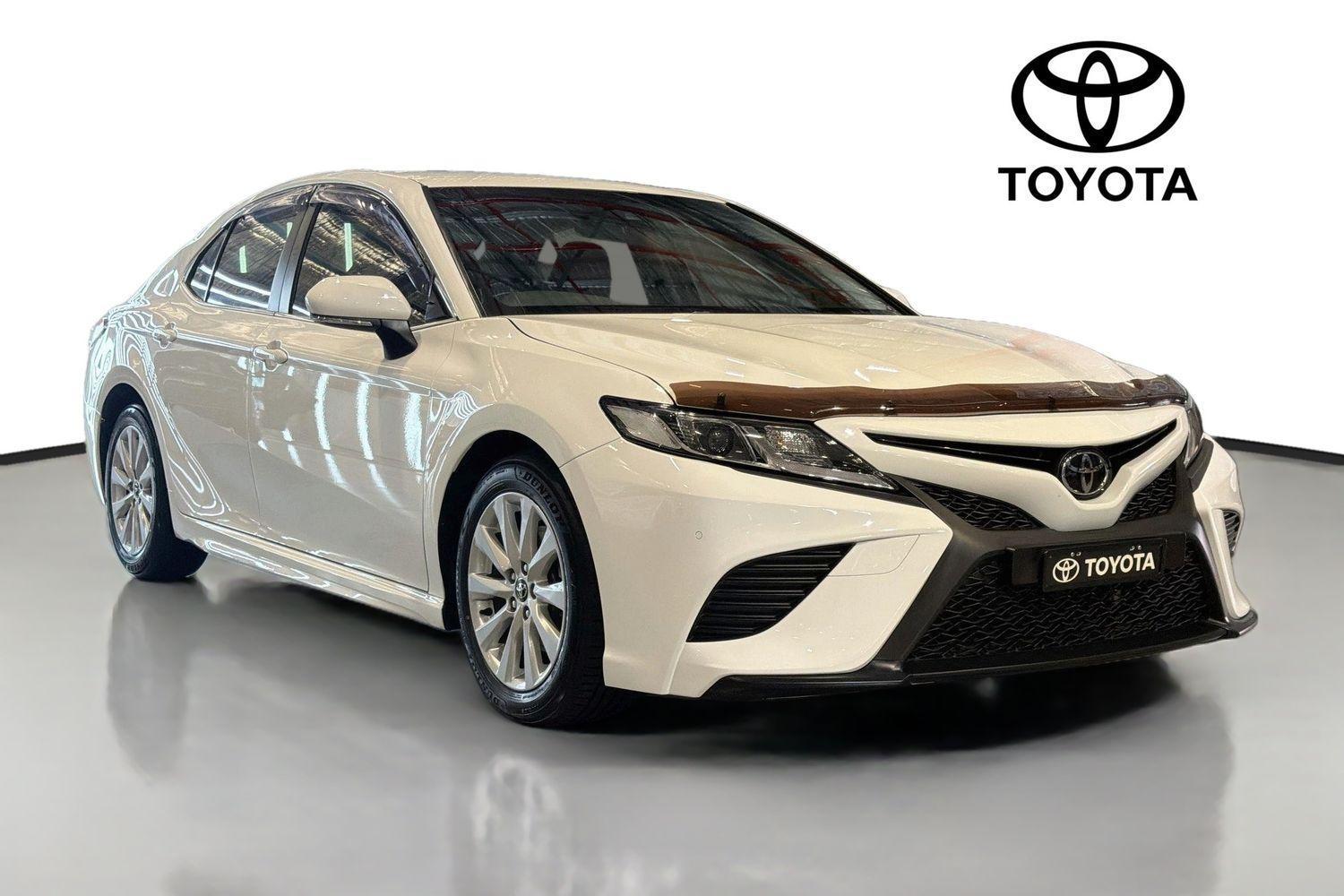 2019 Toyota Camry Ascent Sport in White