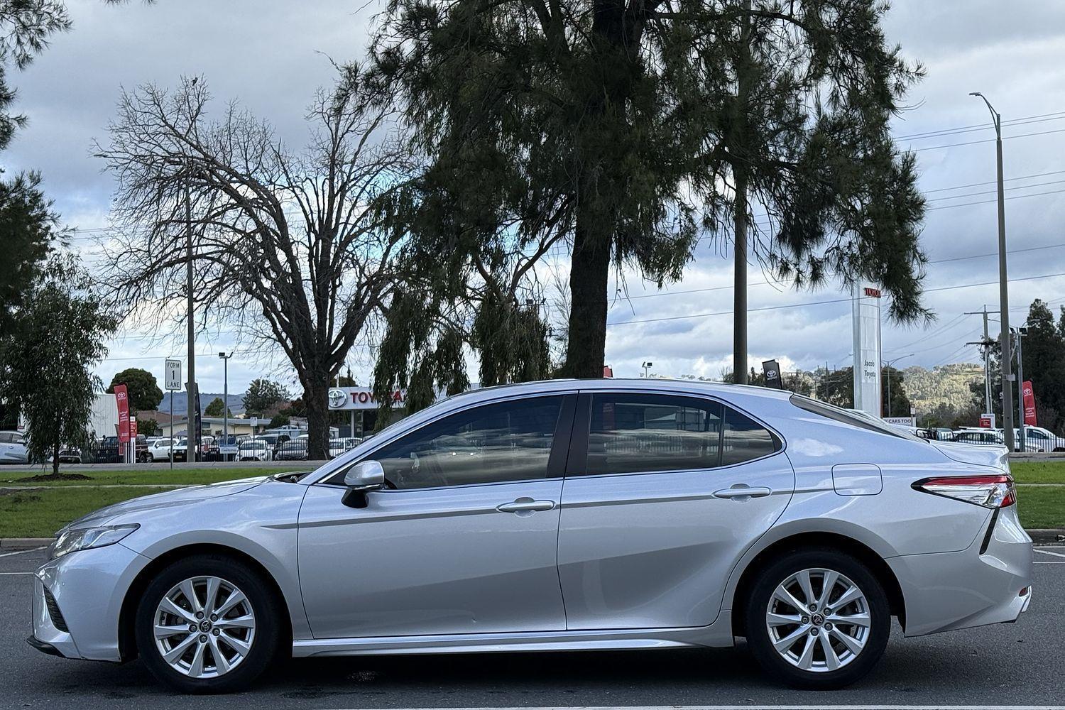 2020 Toyota Camry Ascent Sport in Silver