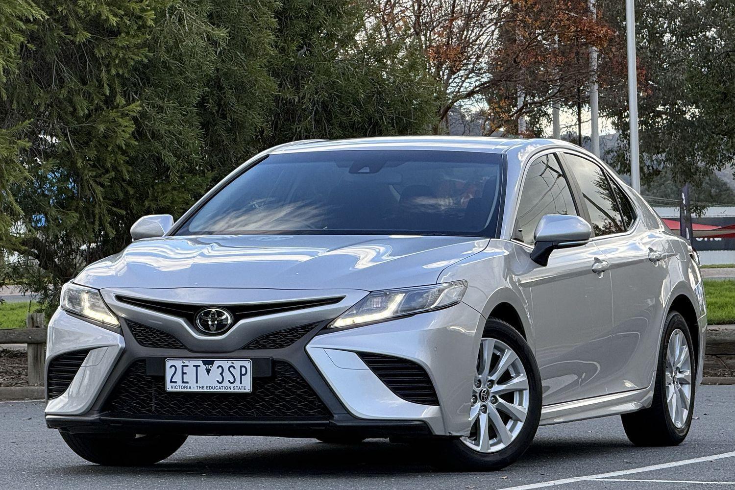 2020 Toyota Camry Ascent Sport in Silver
