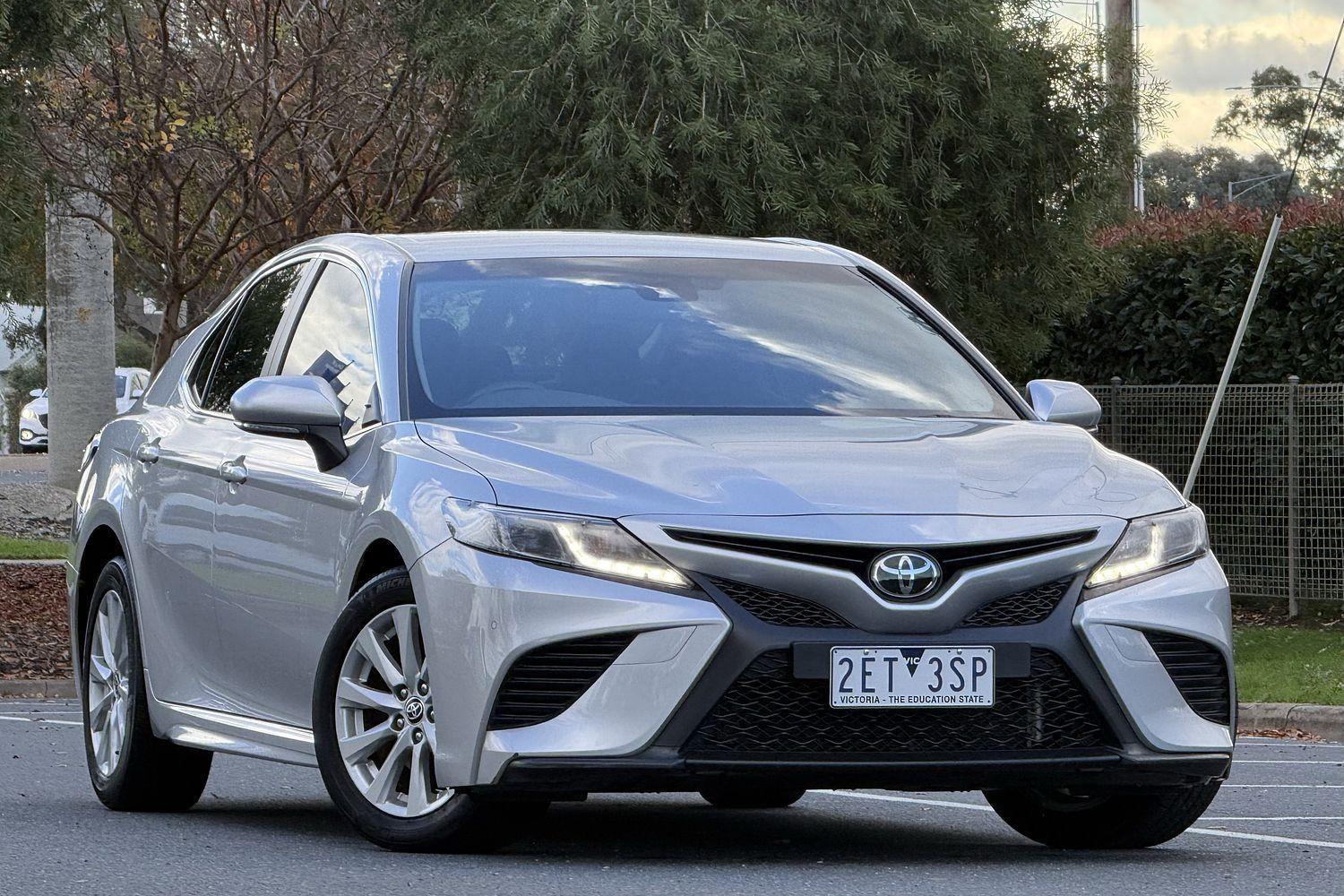 2020 Toyota Camry Ascent Sport in Silver