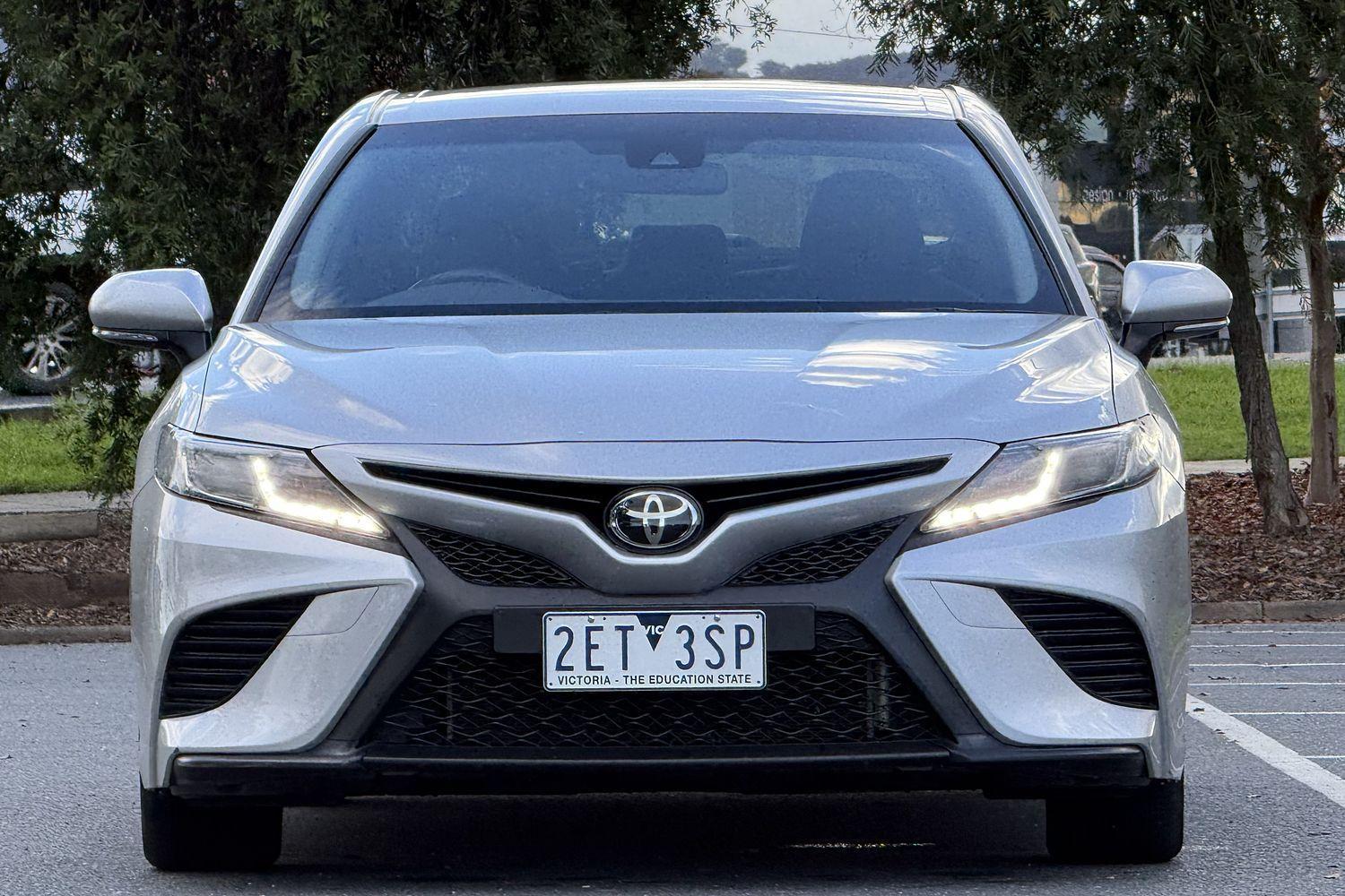 2020 Toyota Camry Ascent Sport in Silver