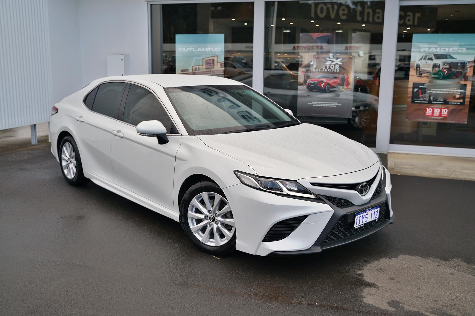 2018 Toyota Camry Ascent Sport in White