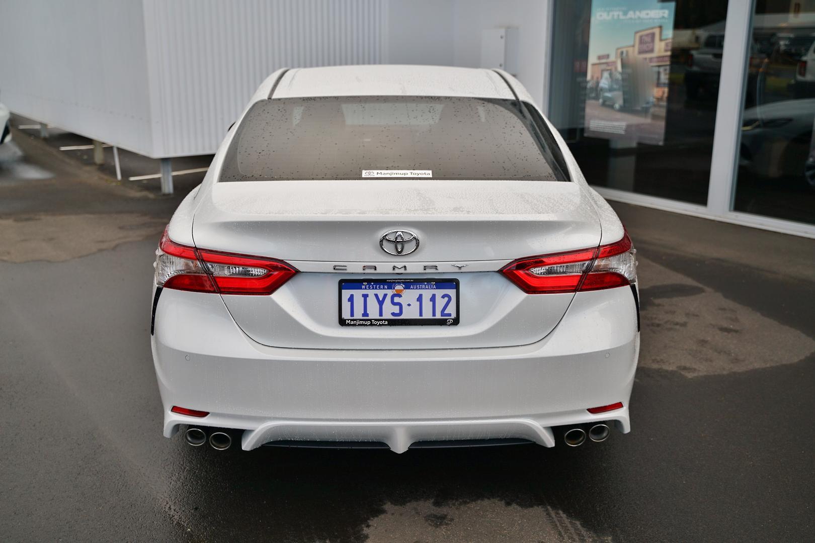 2018 Toyota Camry Ascent Sport in White