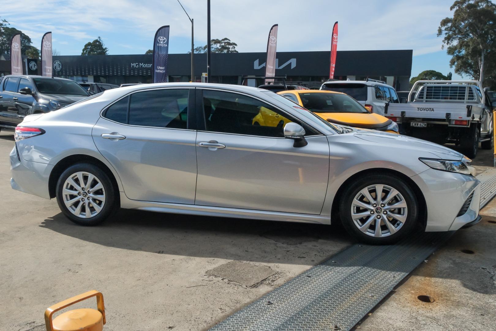 2018 Toyota Camry Ascent Sport in Silver