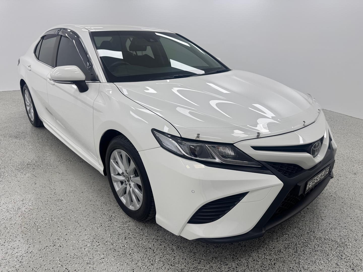2019 Toyota Camry Ascent Sport in White