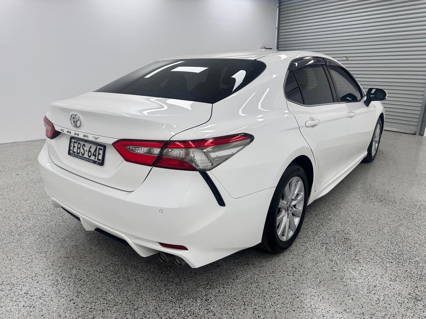 2019 Toyota Camry Ascent Sport in White