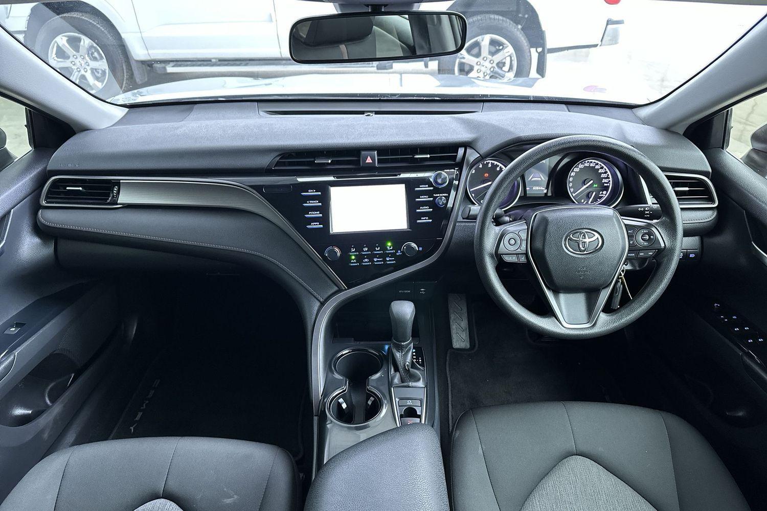 2019 Toyota Camry Ascent in Silver