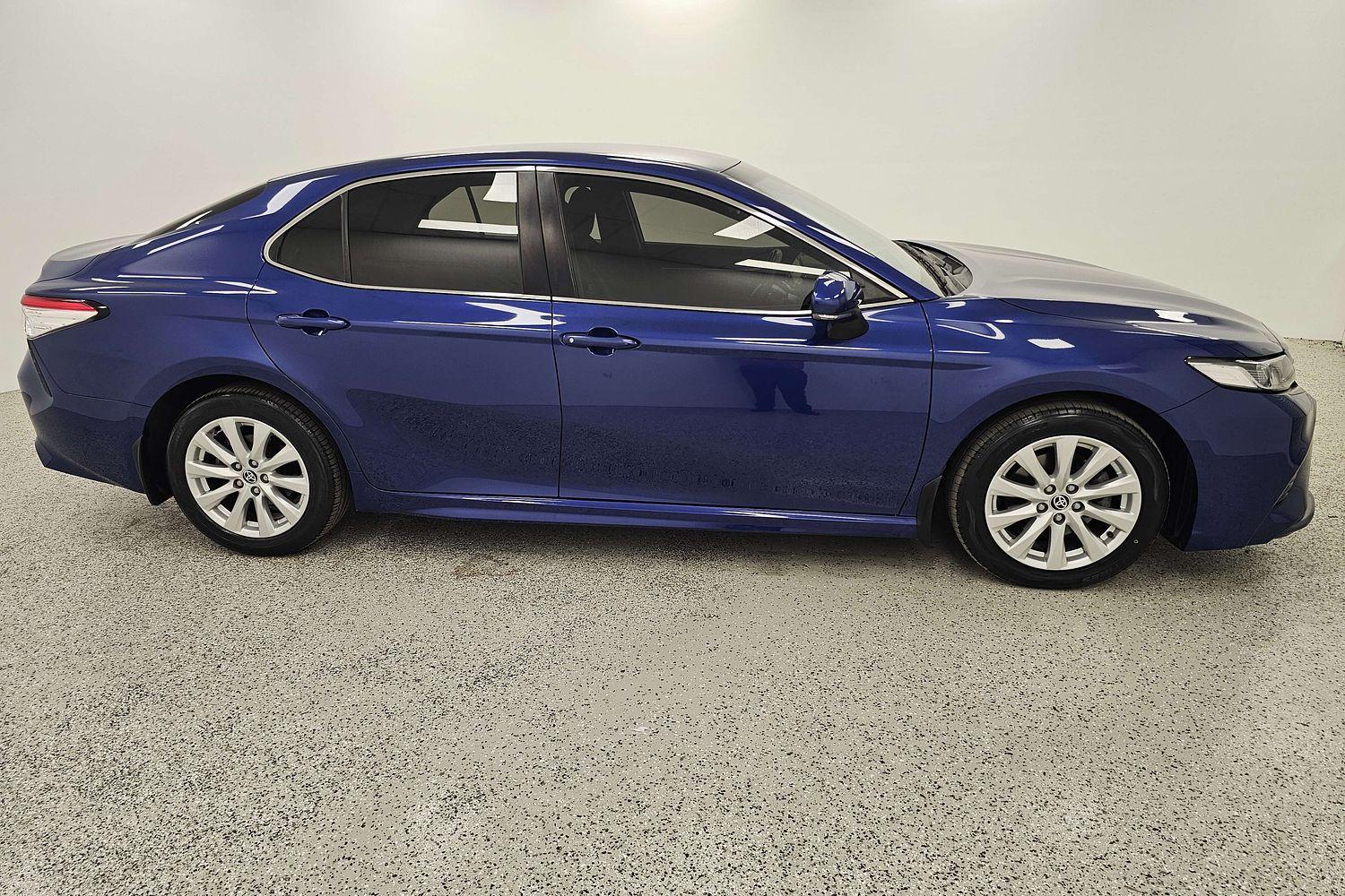 2020 Toyota Camry Ascent Sport in Blue