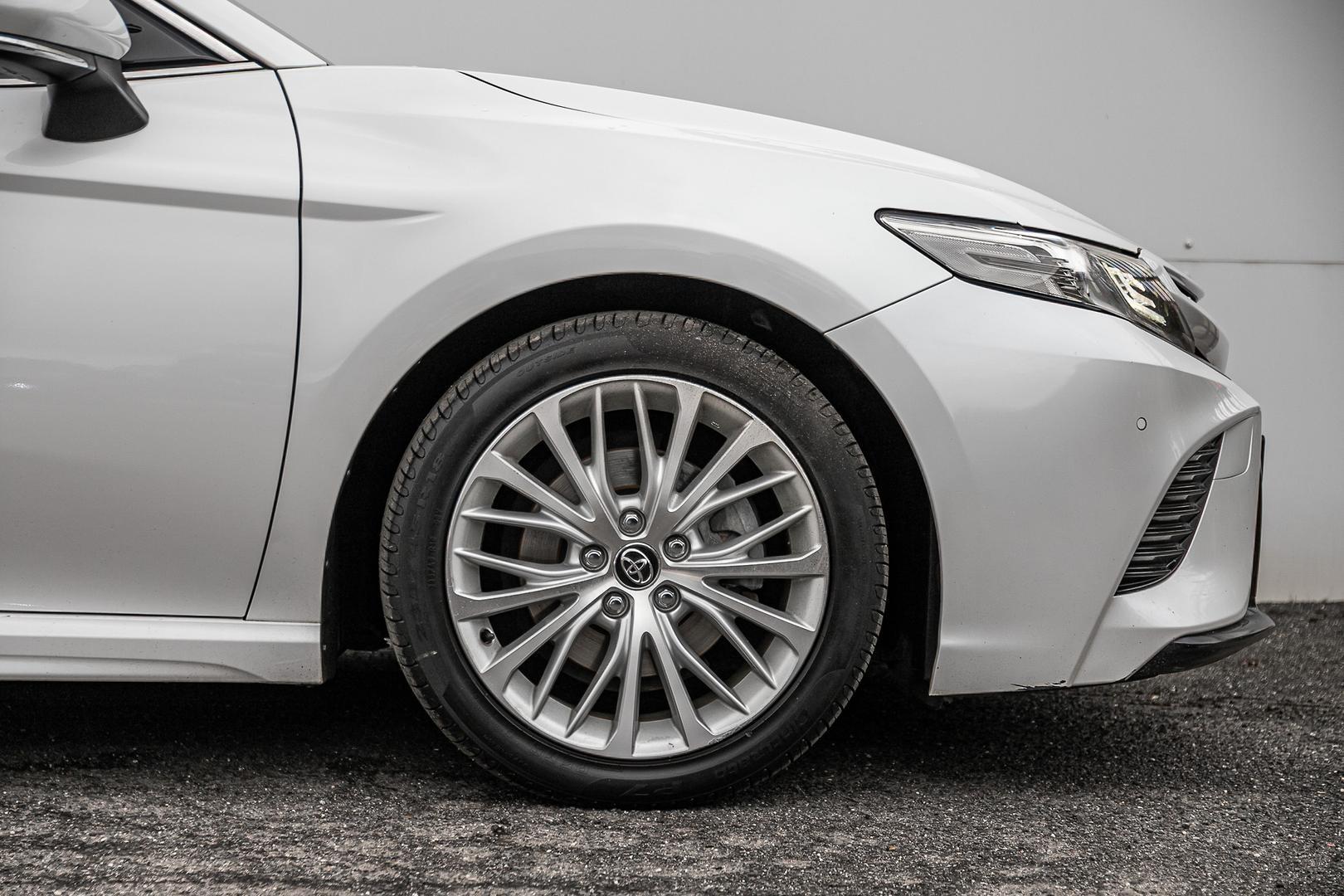 2017 Toyota Camry SL in White