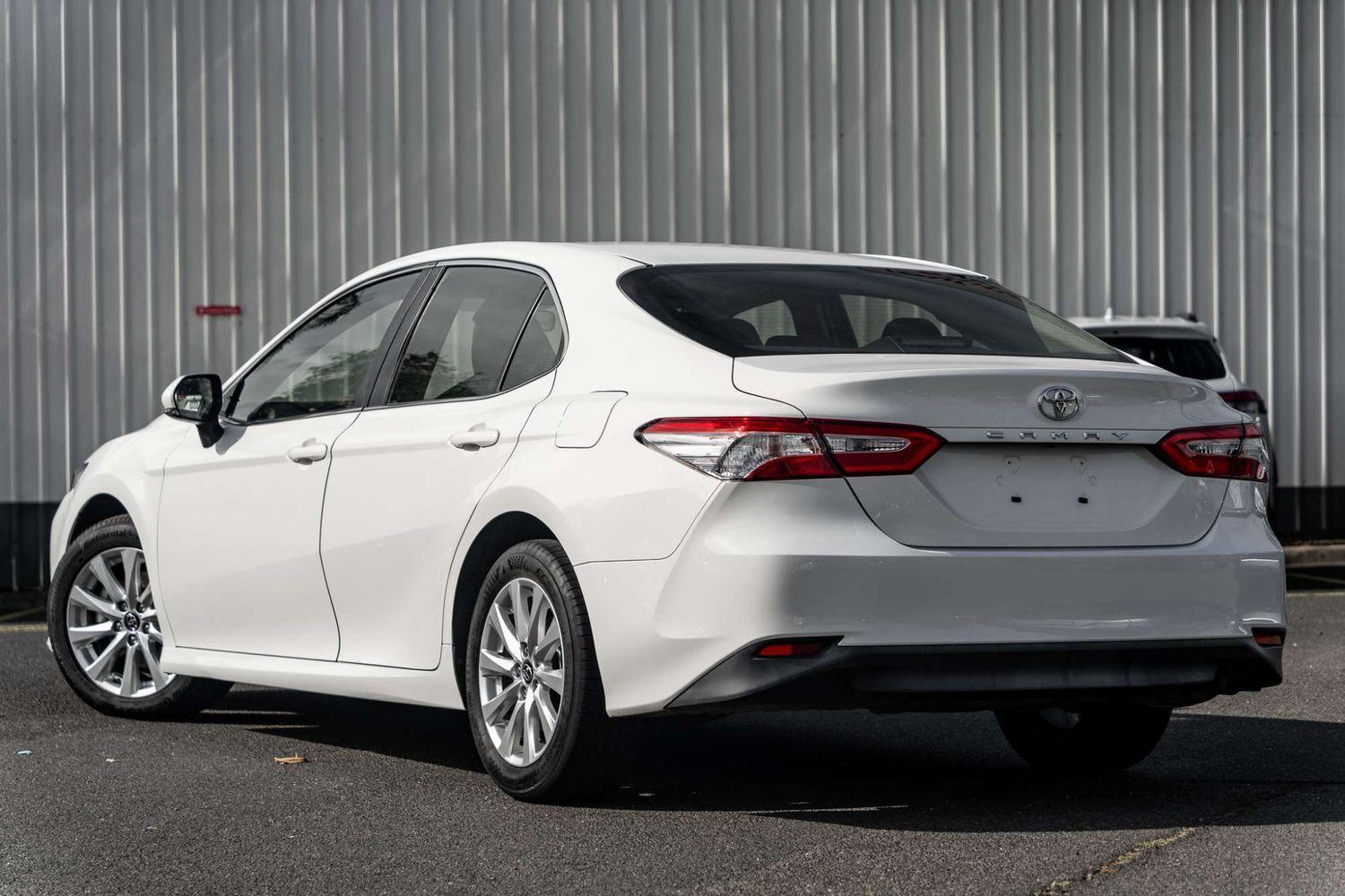 2018 Toyota Camry Ascent in White