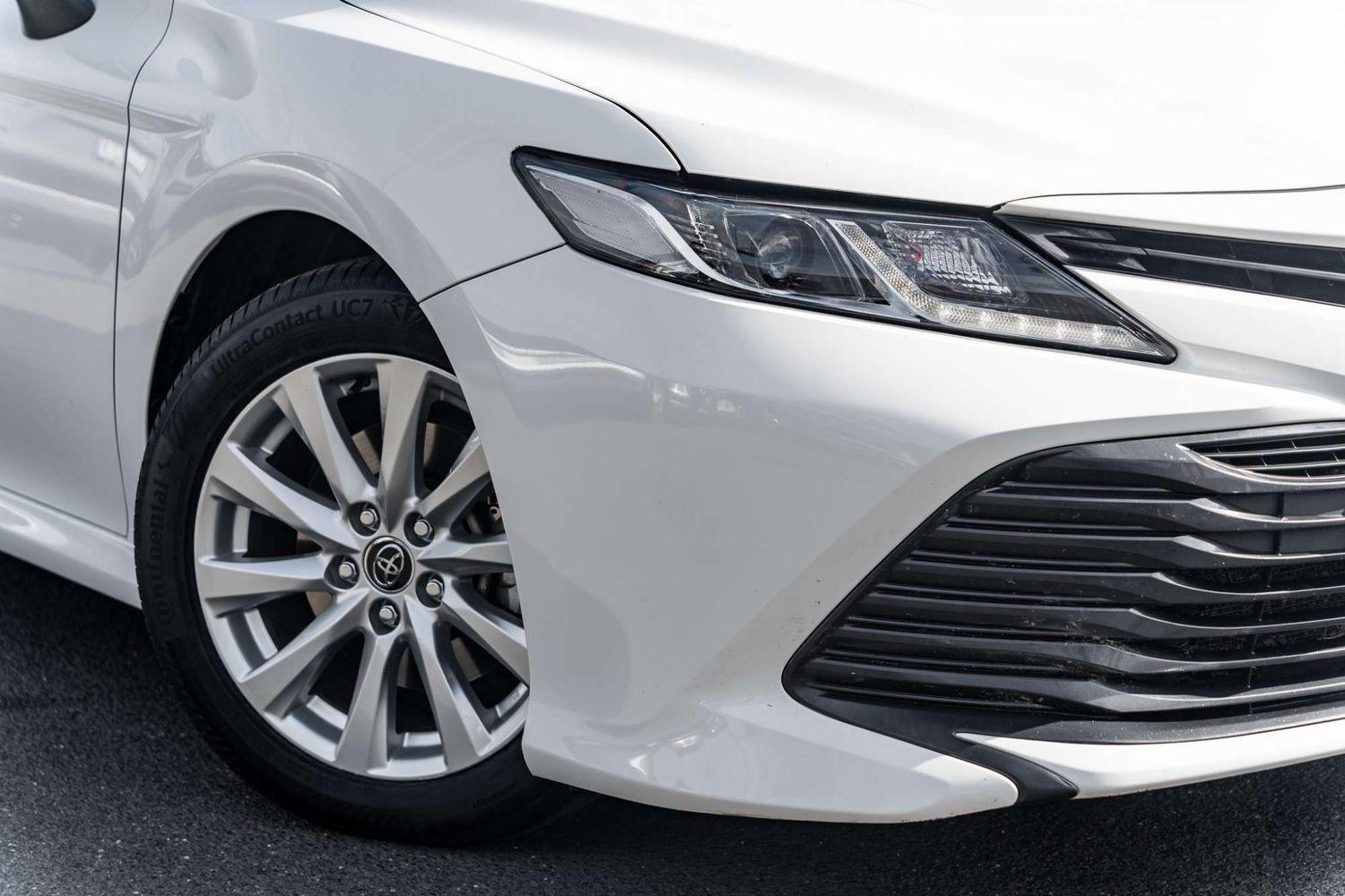 2018 Toyota Camry Ascent in White