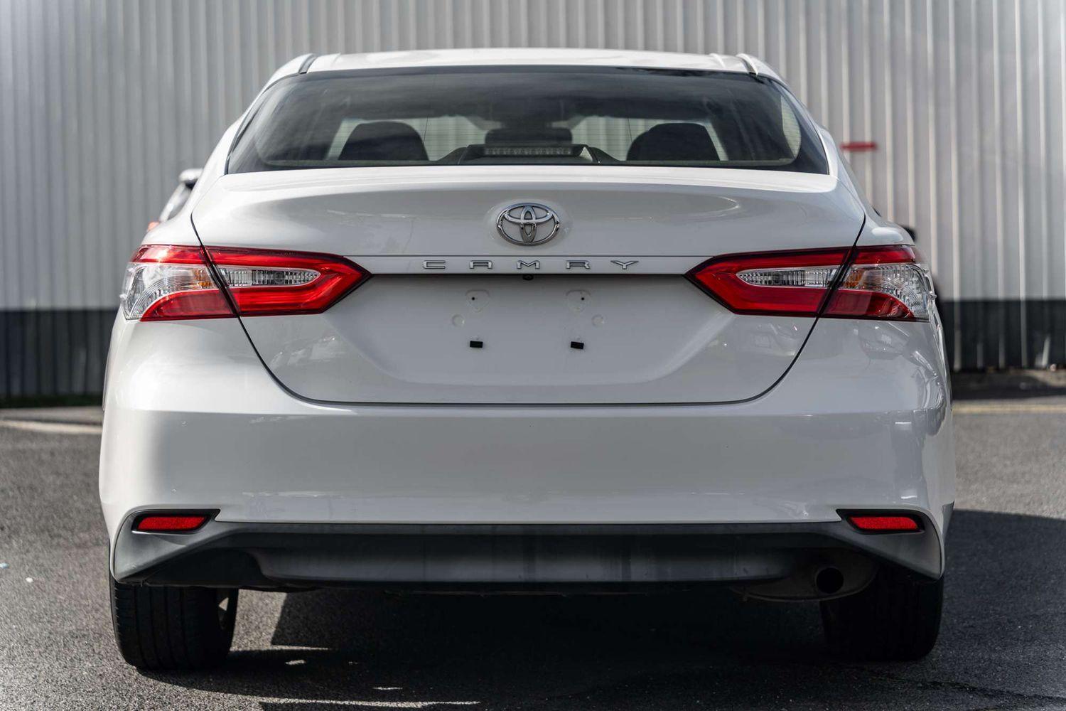 2018 Toyota Camry Ascent in White