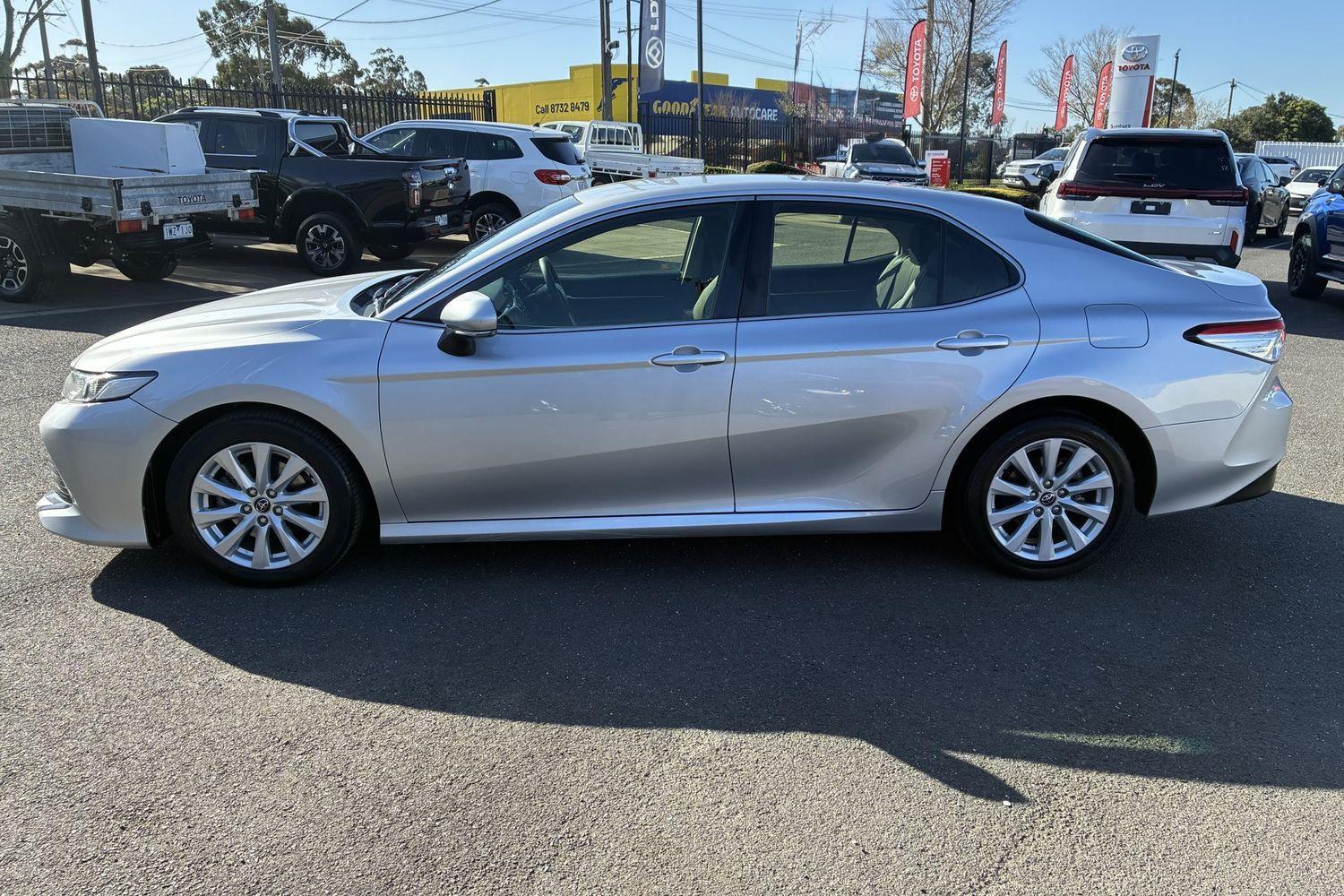 2018 Toyota Camry Ascent in Silver