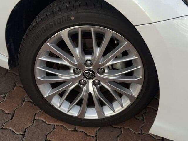 2019 Toyota Camry SL in White