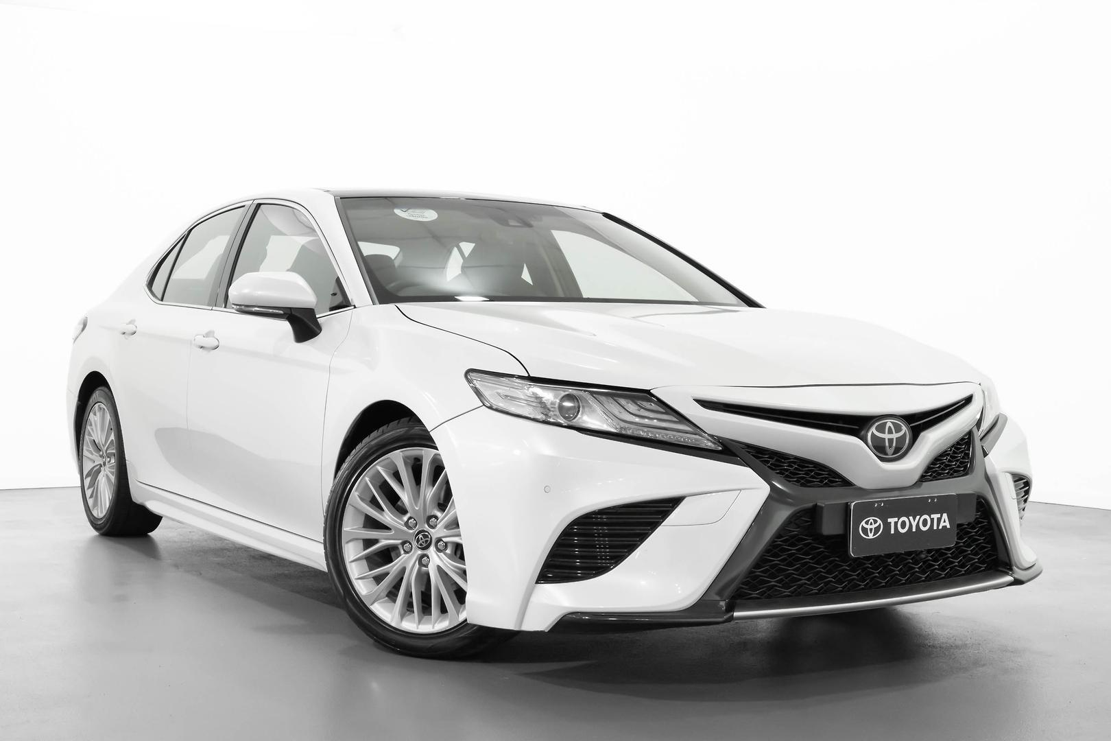 2019 Toyota Camry SL in White