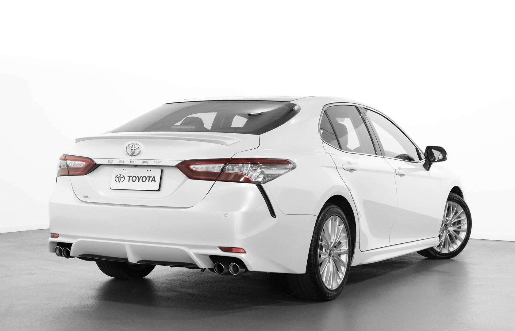 2019 Toyota Camry SL in White