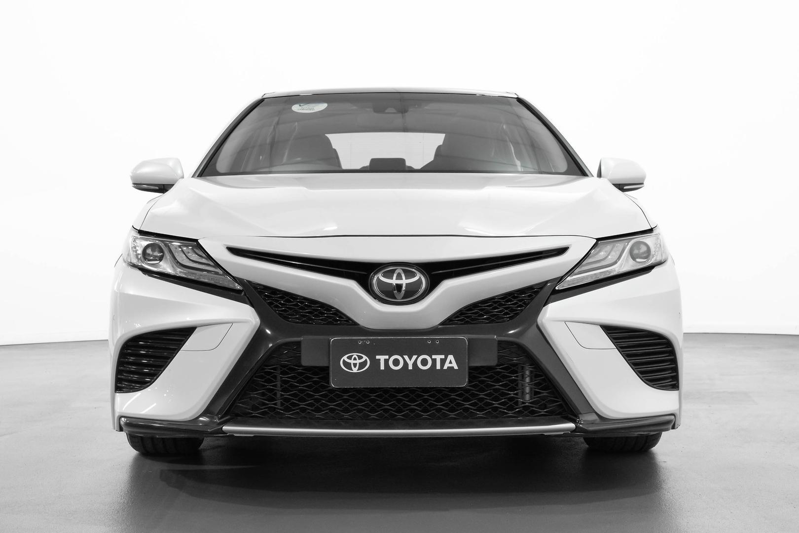 2019 Toyota Camry SL in White